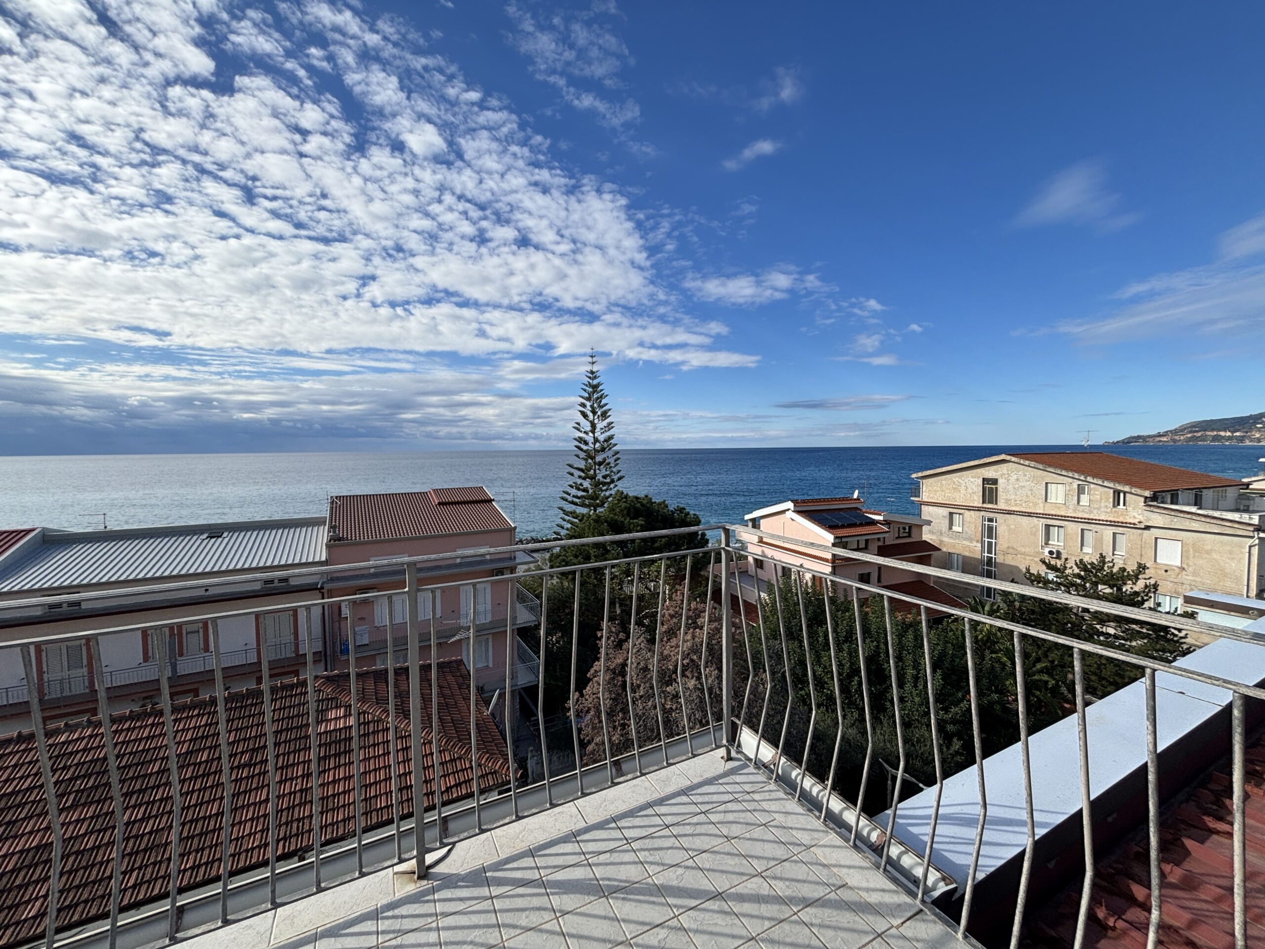 Acquappesa 95m² Apartment - Ready to Move In, Marble, 6 Rooms, Elevated Ground Floor.