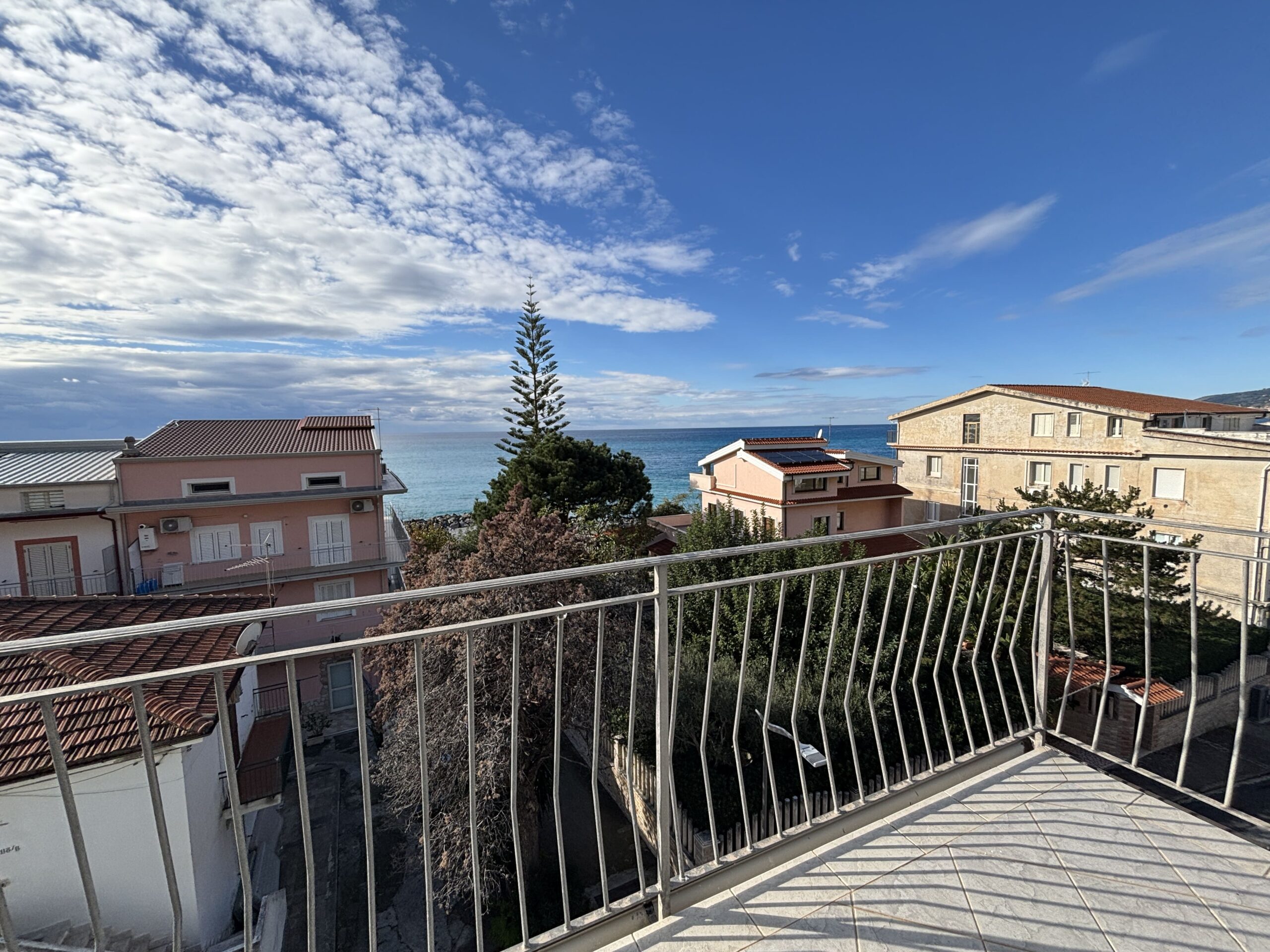 Acquappesa 95m² Apartment - Ready to Move In, Marble, 6 Rooms, Elevated Ground Floor.