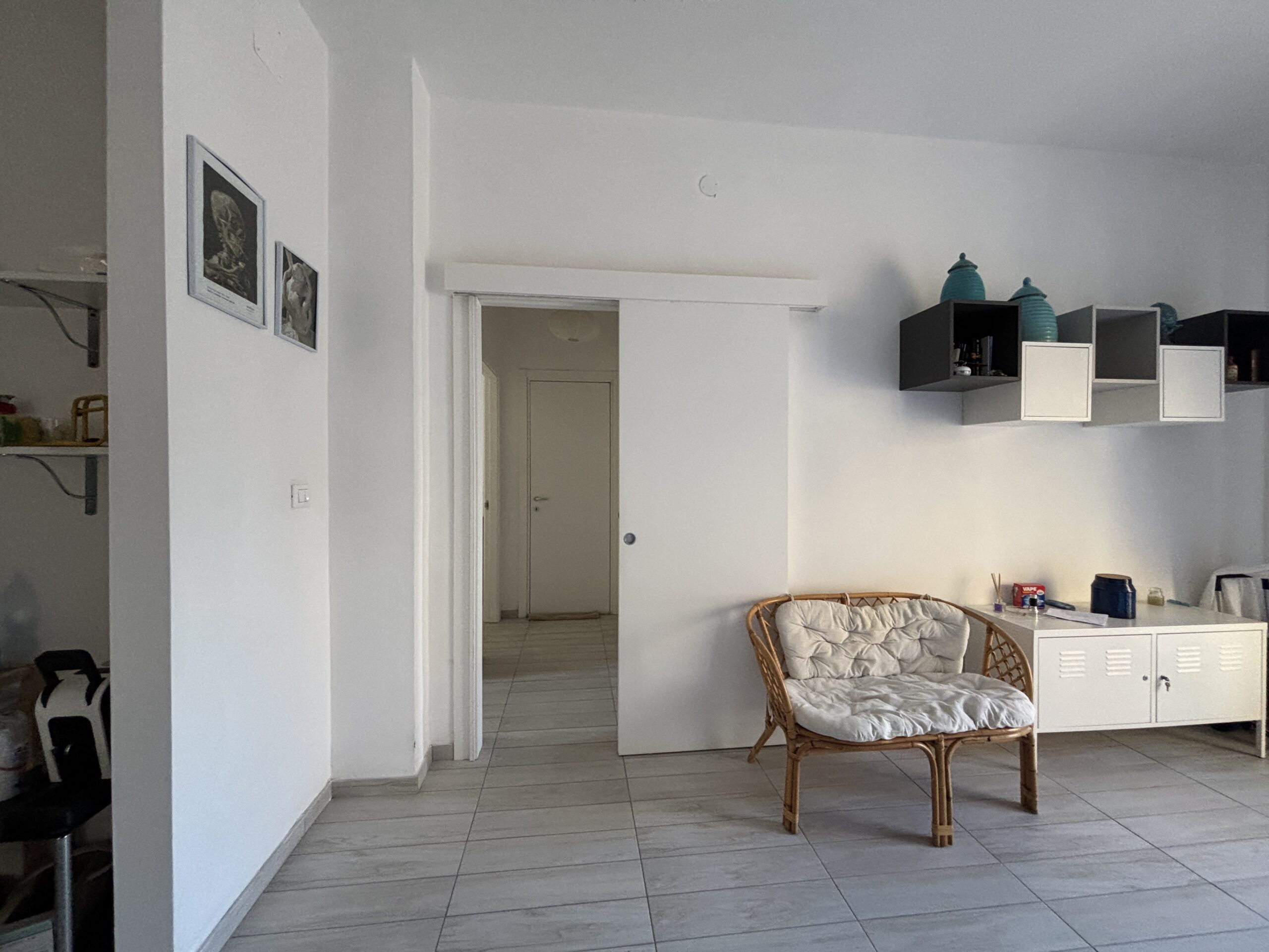 Apartment 125m² Guardia Piemontese - 50m Beach, Terrace, Potential 40m², Close to Terme Luigiane.