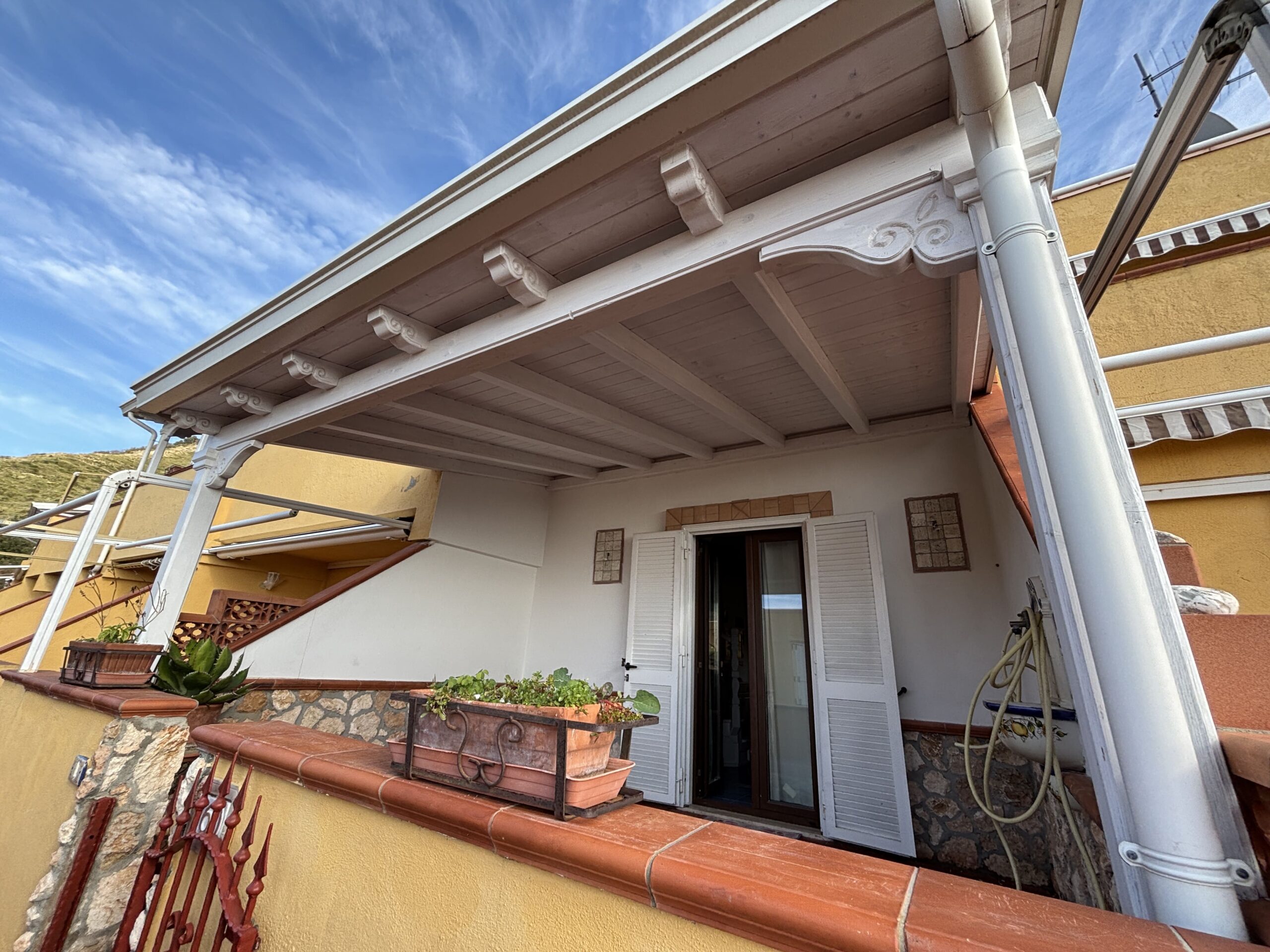 Elegant split-level flat in Belvedere Marittimo.