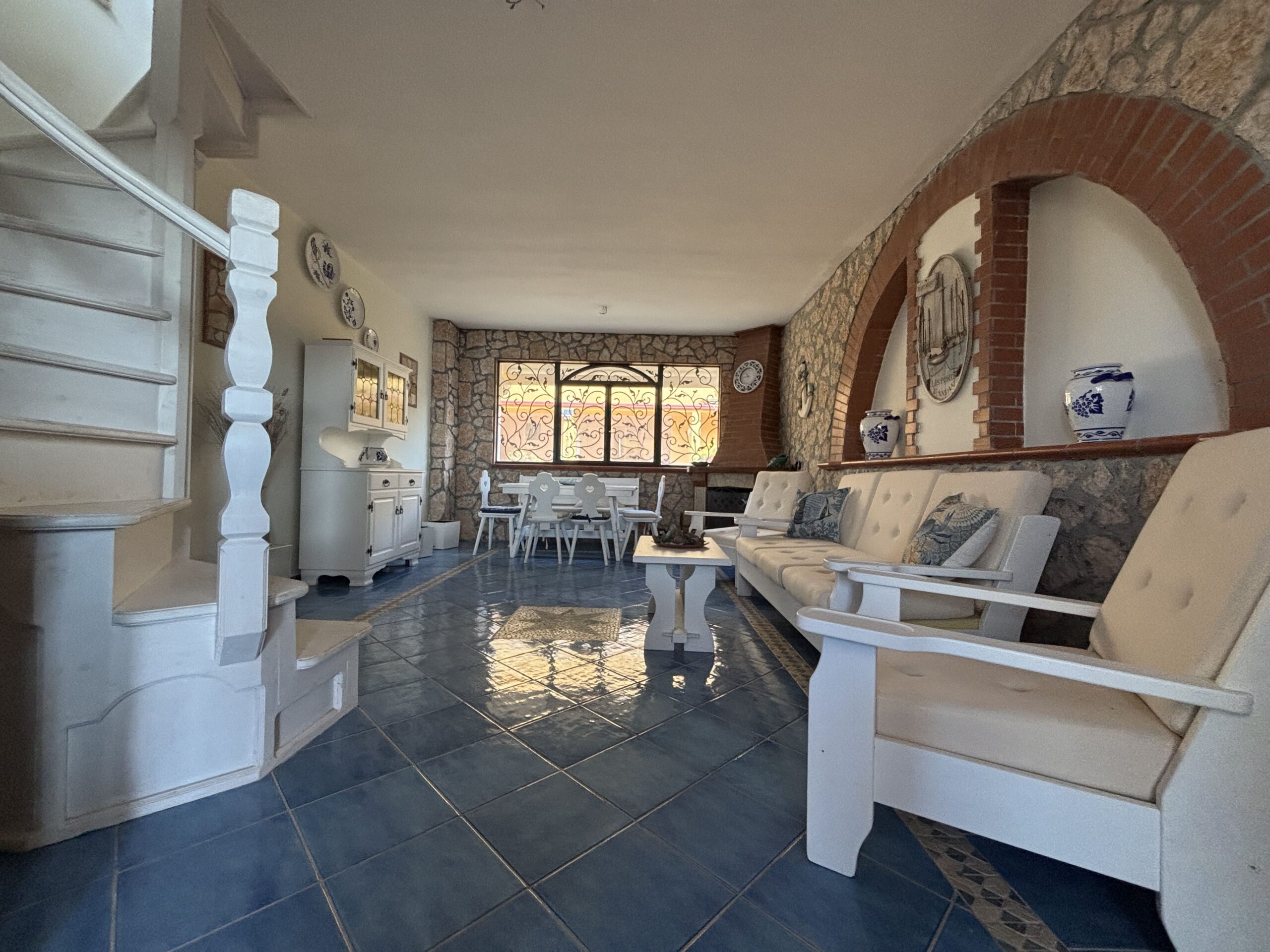 Elegant split-level flat in Belvedere Marittimo.
