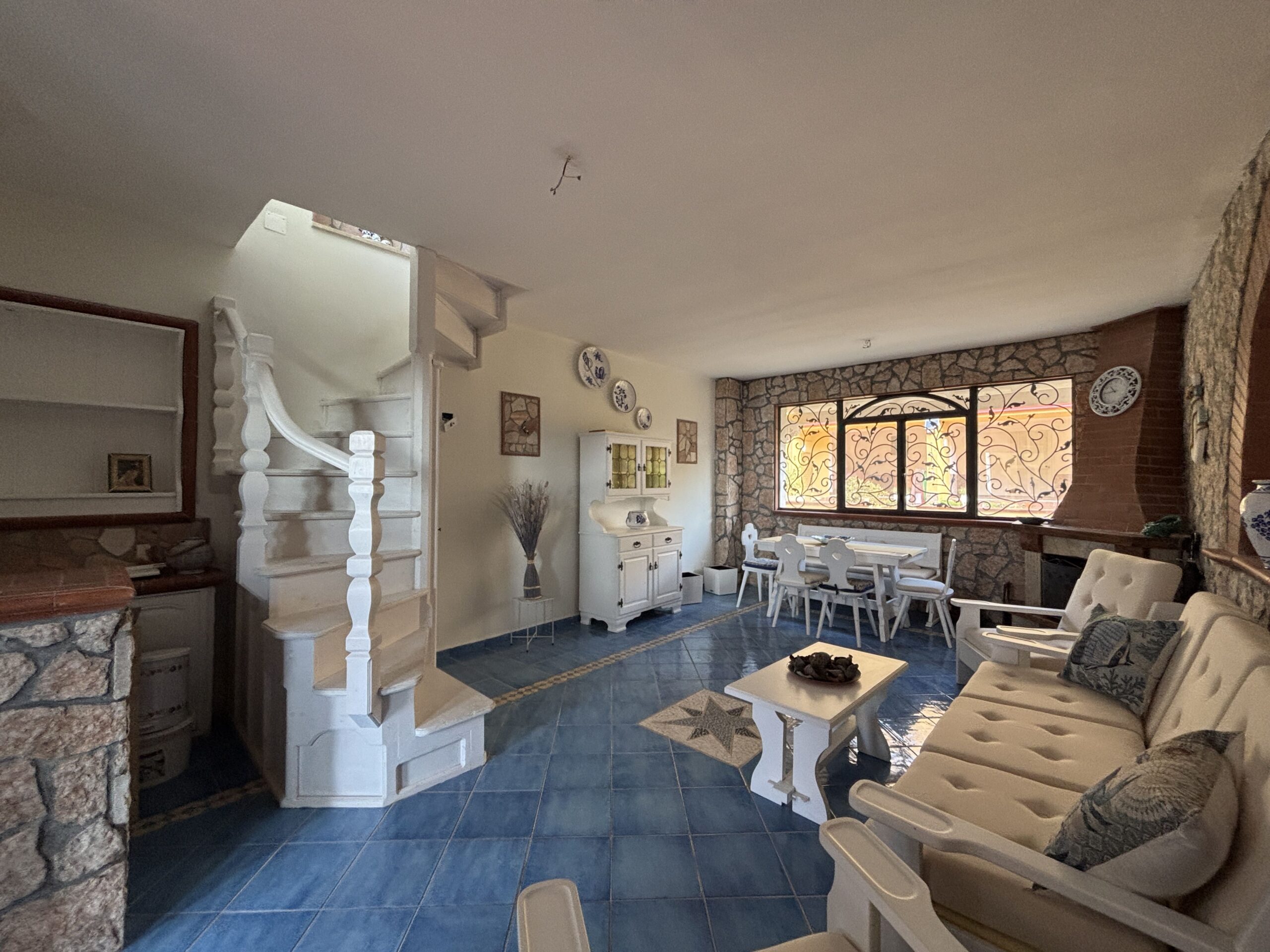 Elegant split-level flat in Belvedere Marittimo.