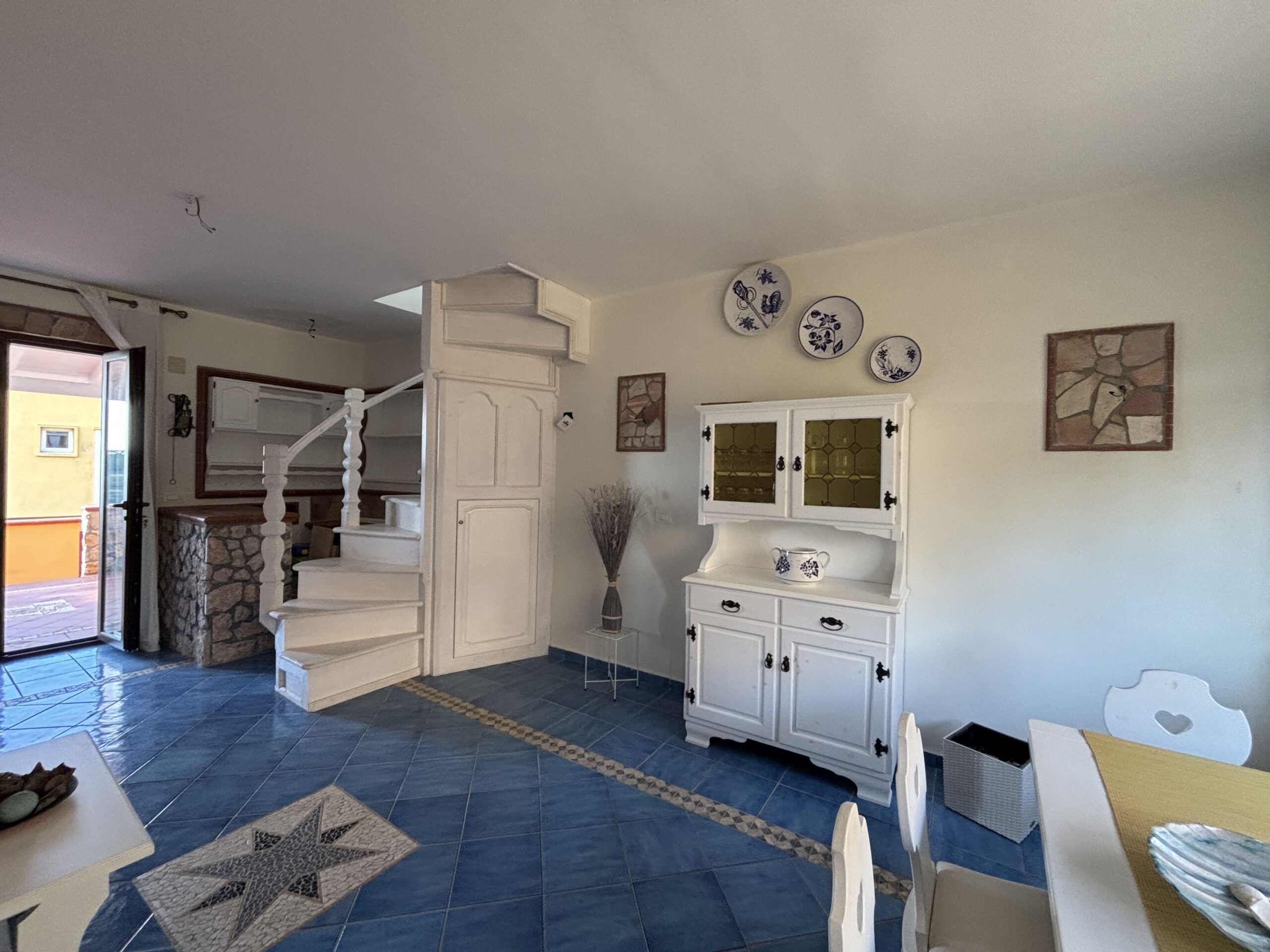 Elegant split-level flat in Belvedere Marittimo.