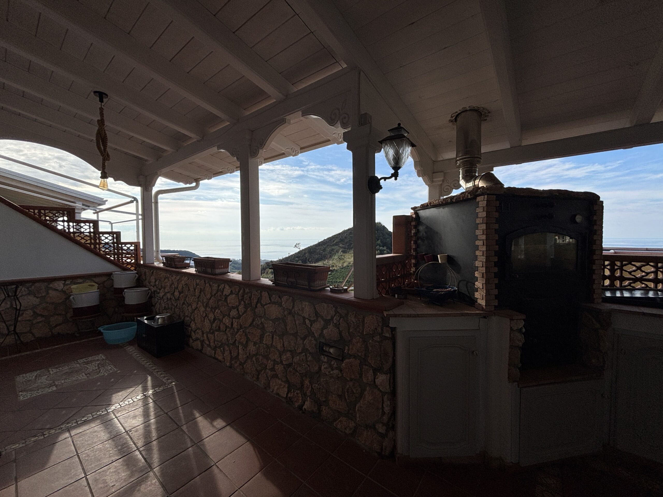 Elegant split-level flat in Belvedere Marittimo.