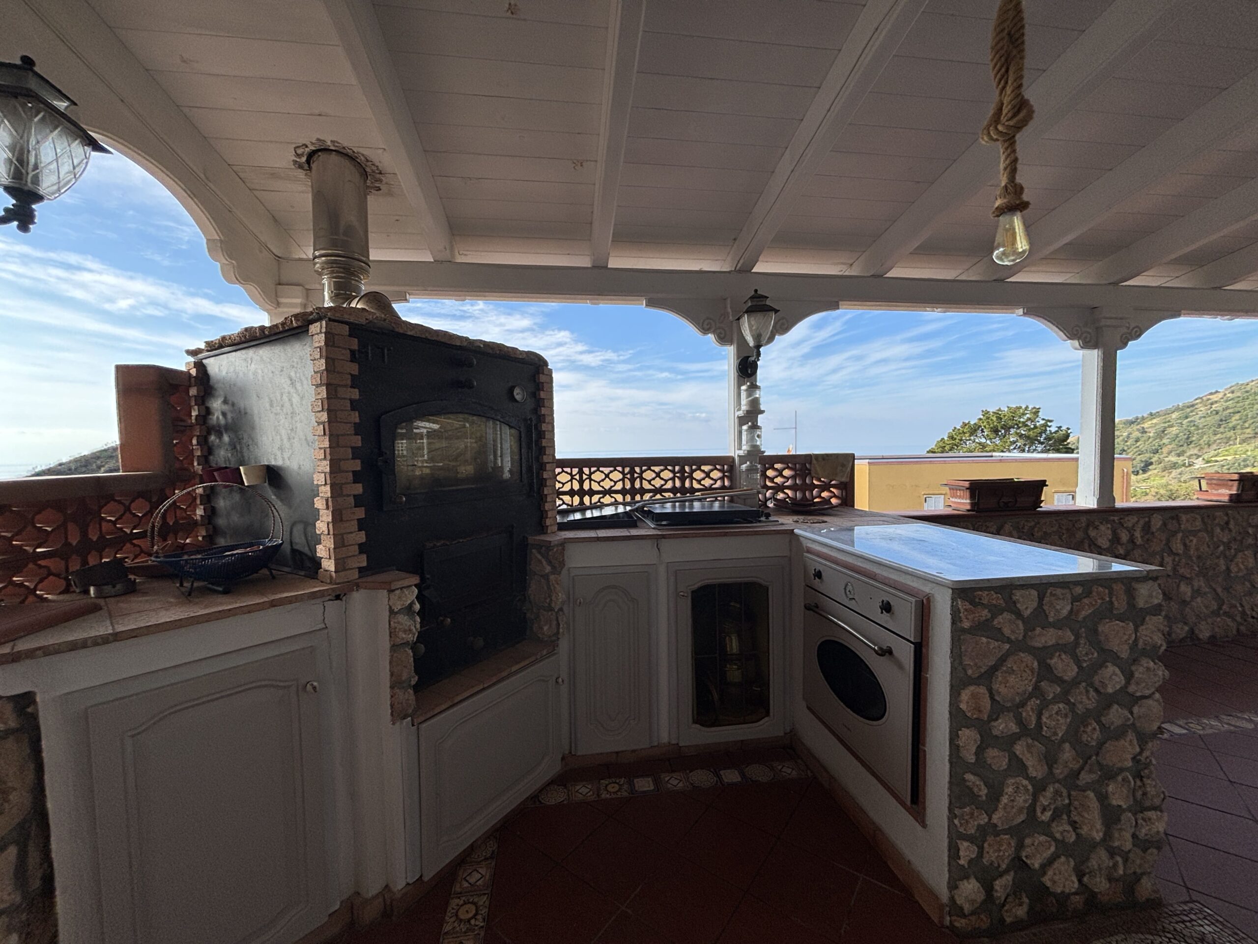 Elegant split-level flat in Belvedere Marittimo.