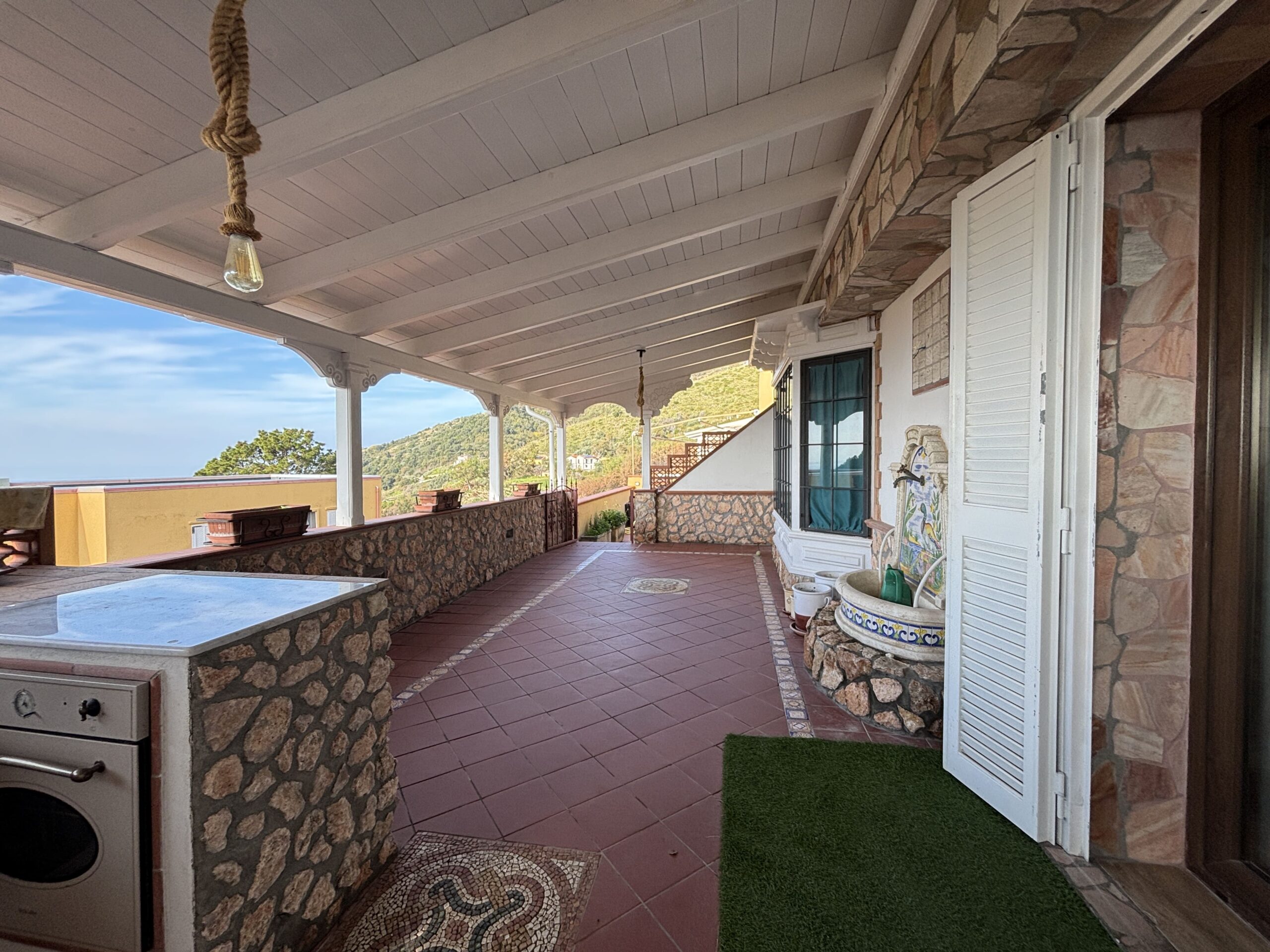 Elegant split-level flat in Belvedere Marittimo.