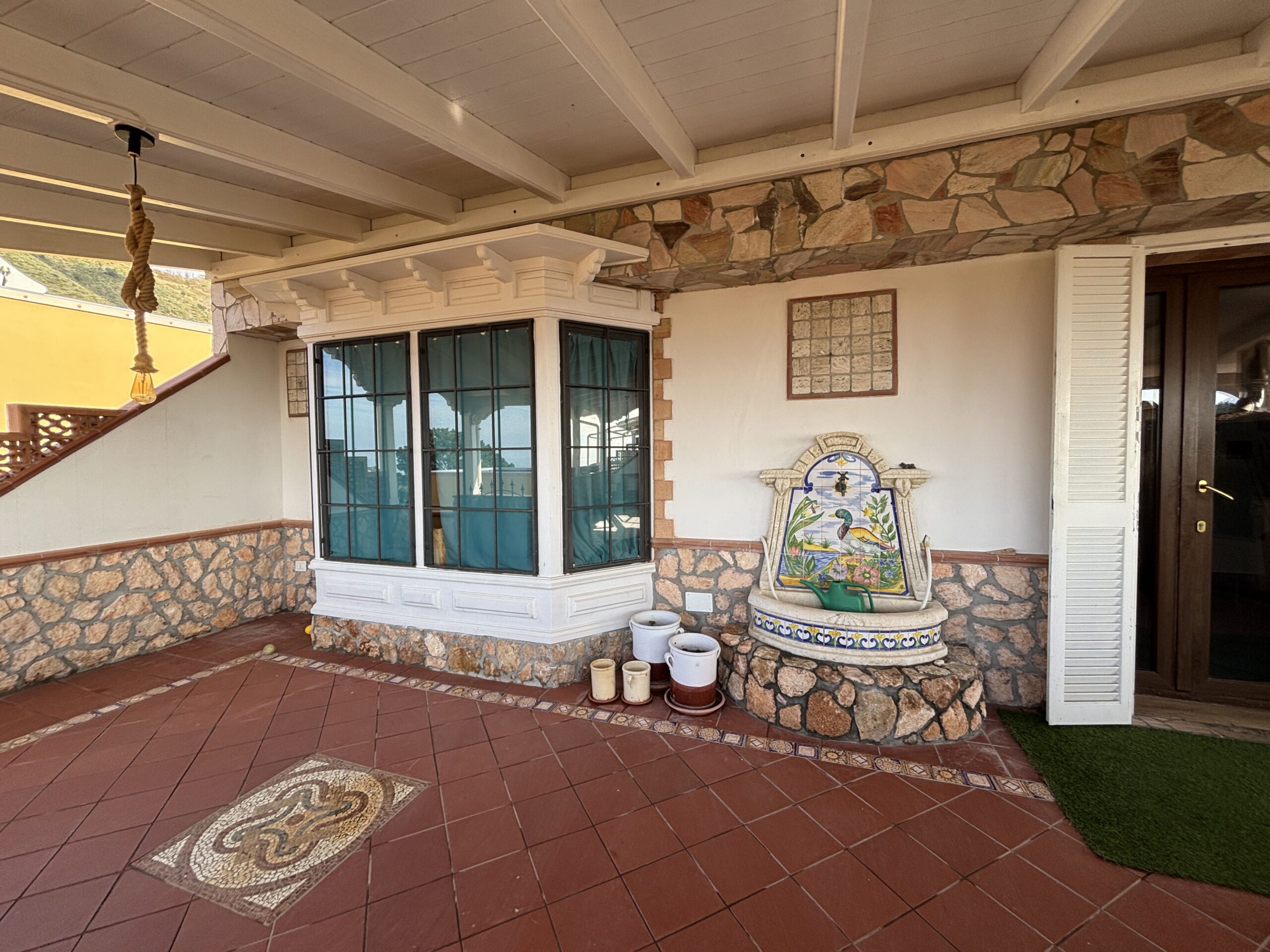 Elegant split-level flat in Belvedere Marittimo.