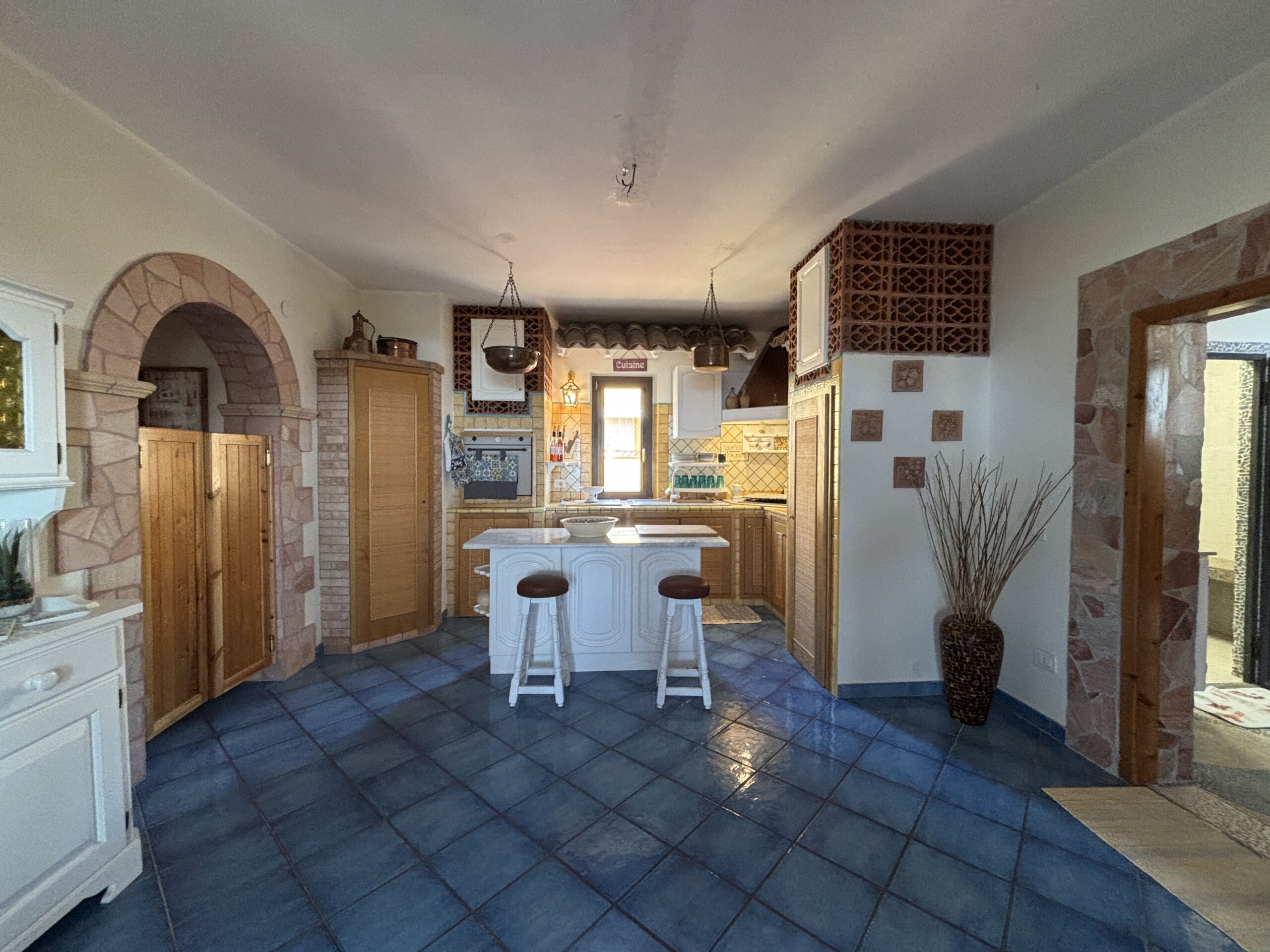 Elegant split-level flat in Belvedere Marittimo.