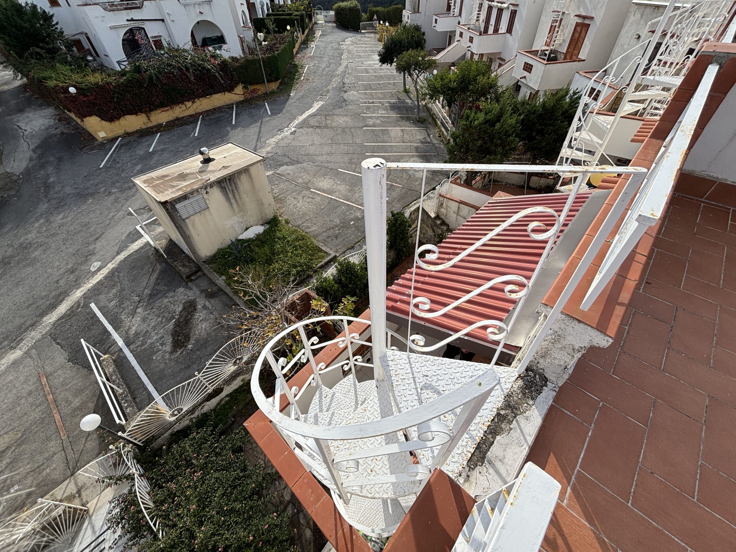 Double-level flat in San Nicola Arcella with sea views.