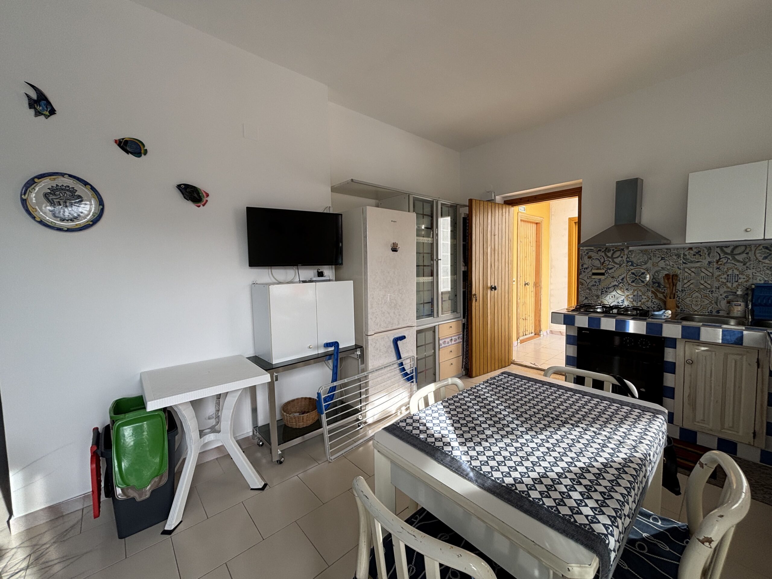 Double-level flat in San Nicola Arcella with sea views.