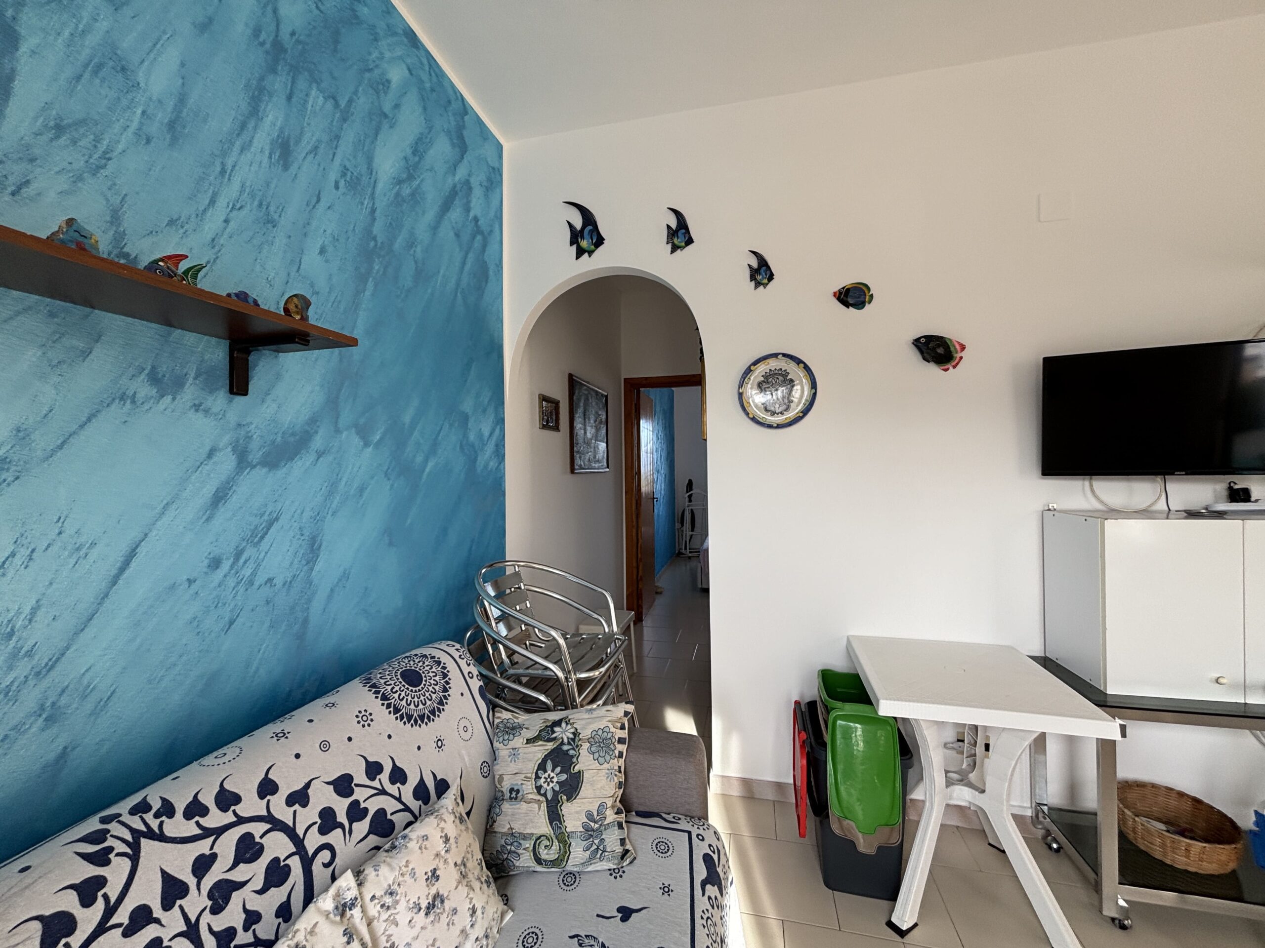 Double-level flat in San Nicola Arcella with sea views.