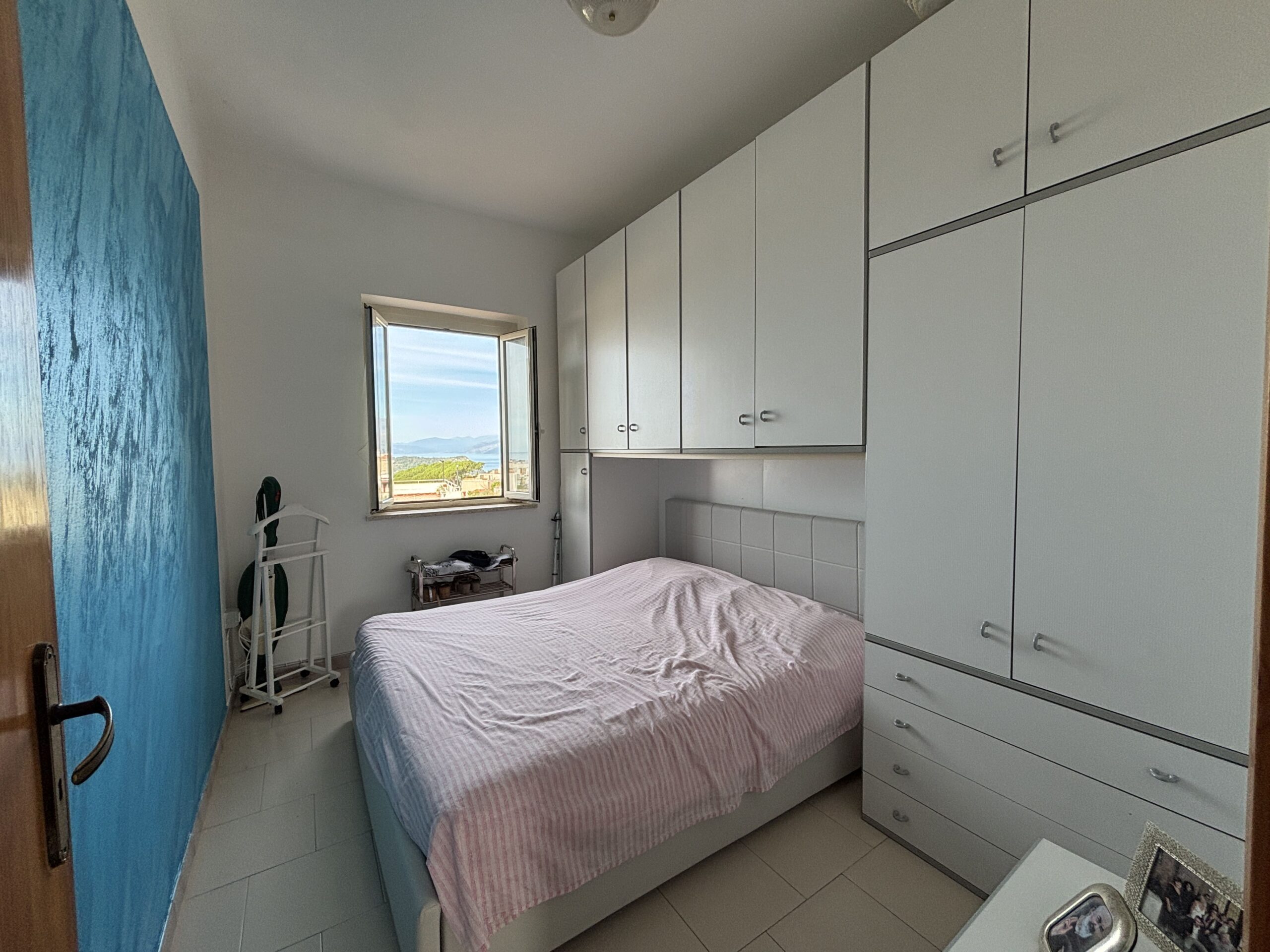 Double-level flat in San Nicola Arcella with sea views.