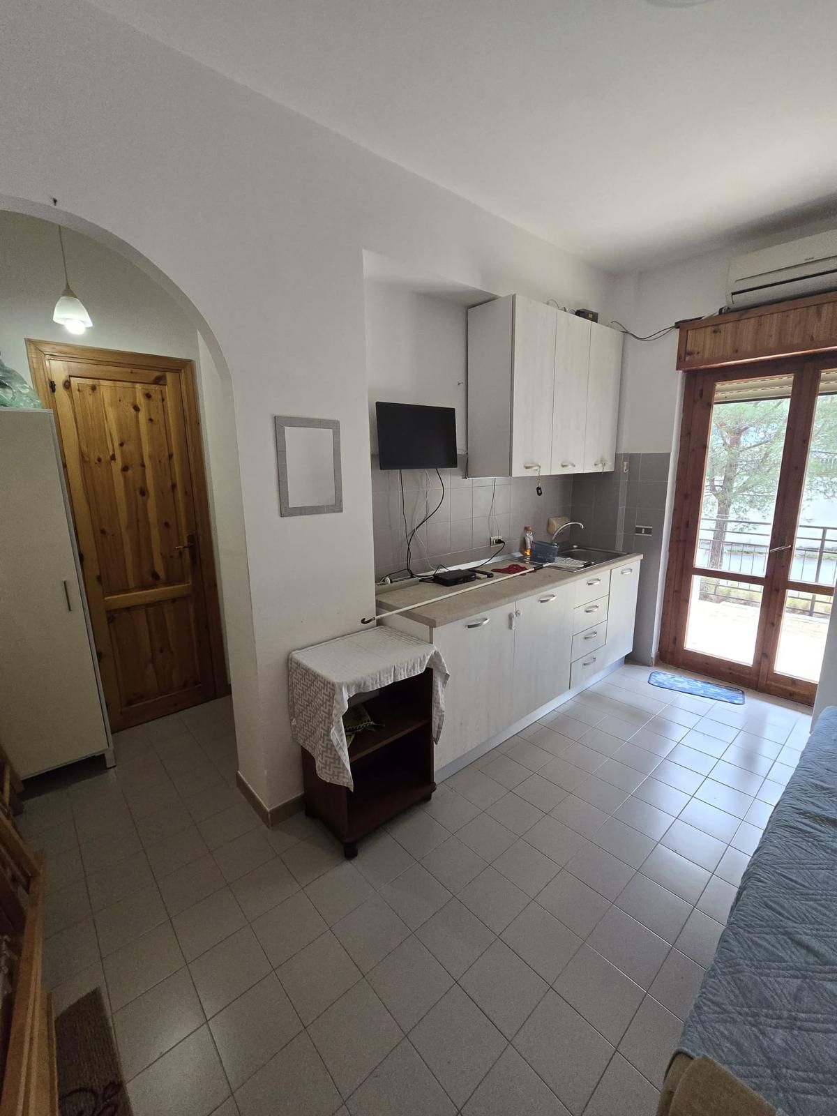 Scalea - cosy flat with balcony at a bargain price.