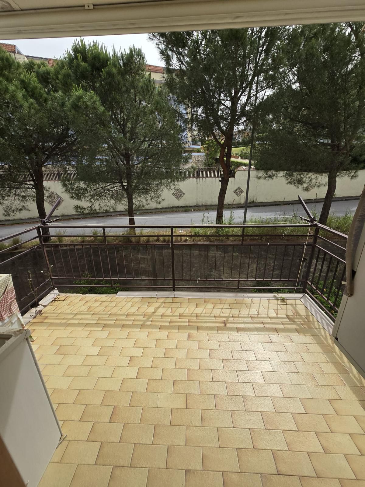 Scalea - cosy flat with balcony at a bargain price.