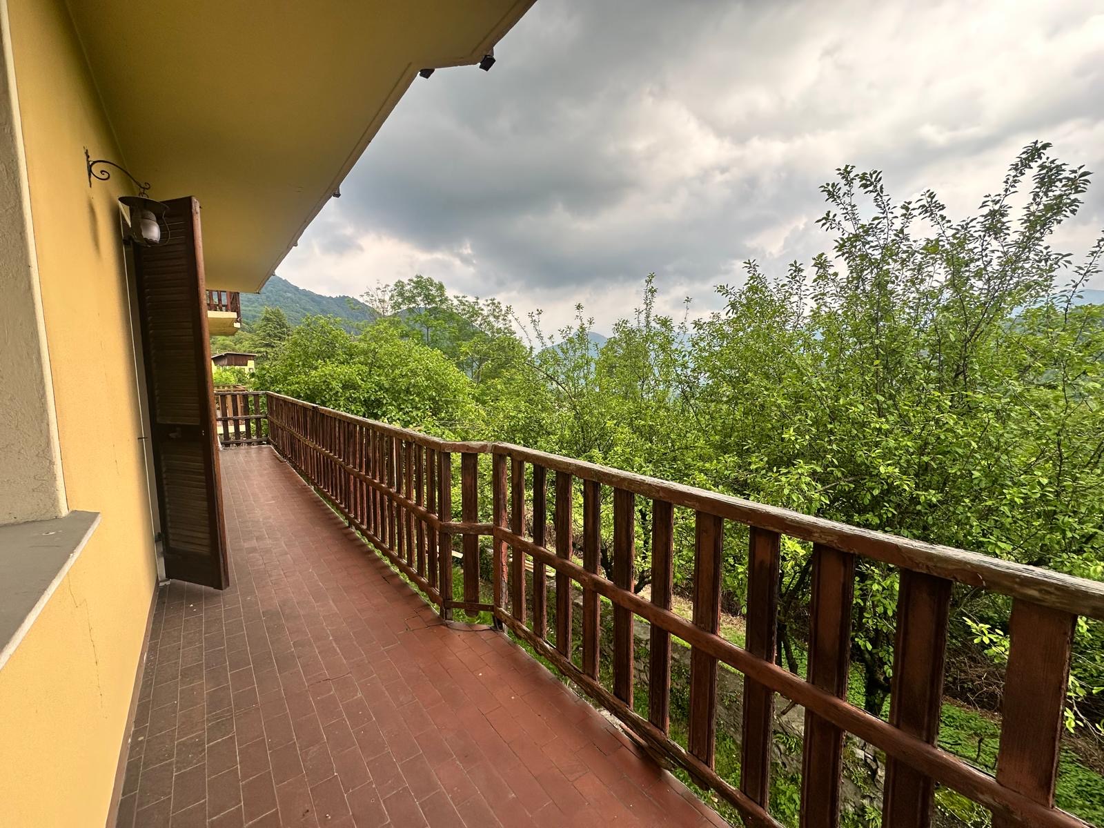 San Fedele Intelvi (Como) – mieszkanie z panoramicznym tarasem