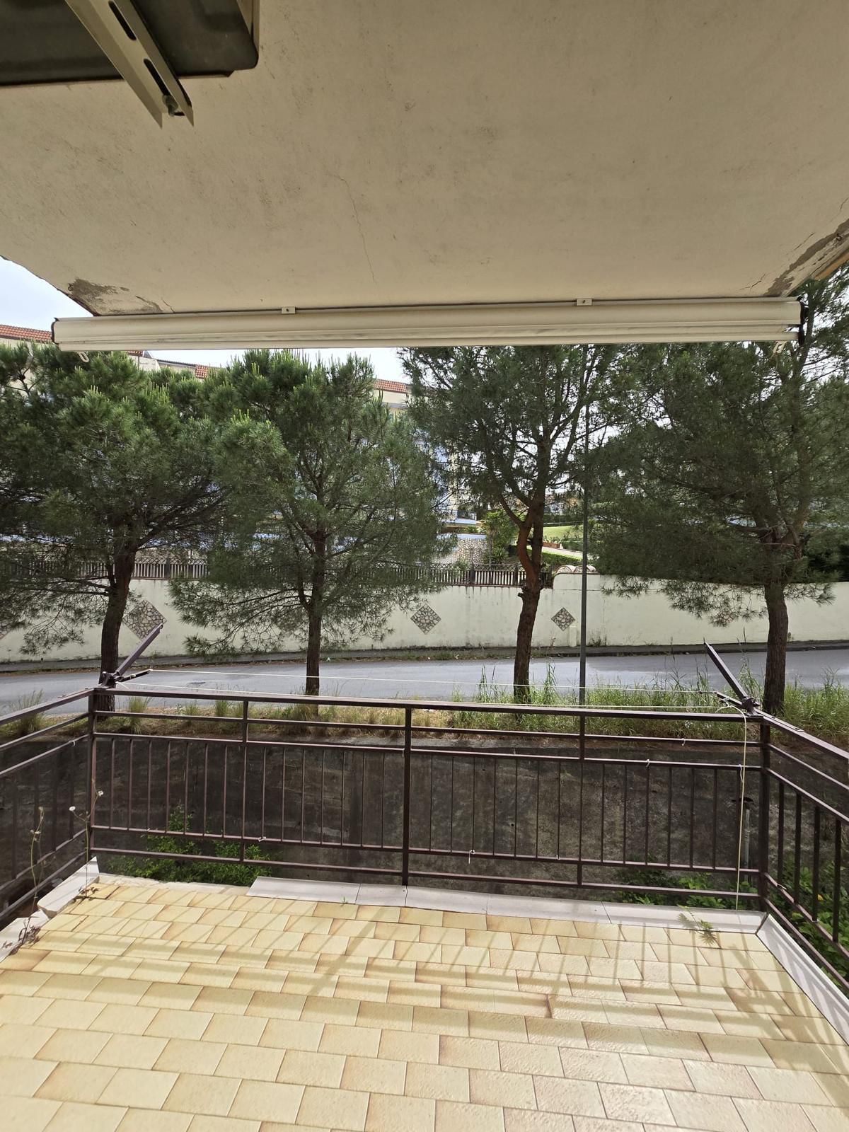 Scalea - cosy flat with balcony at a bargain price.