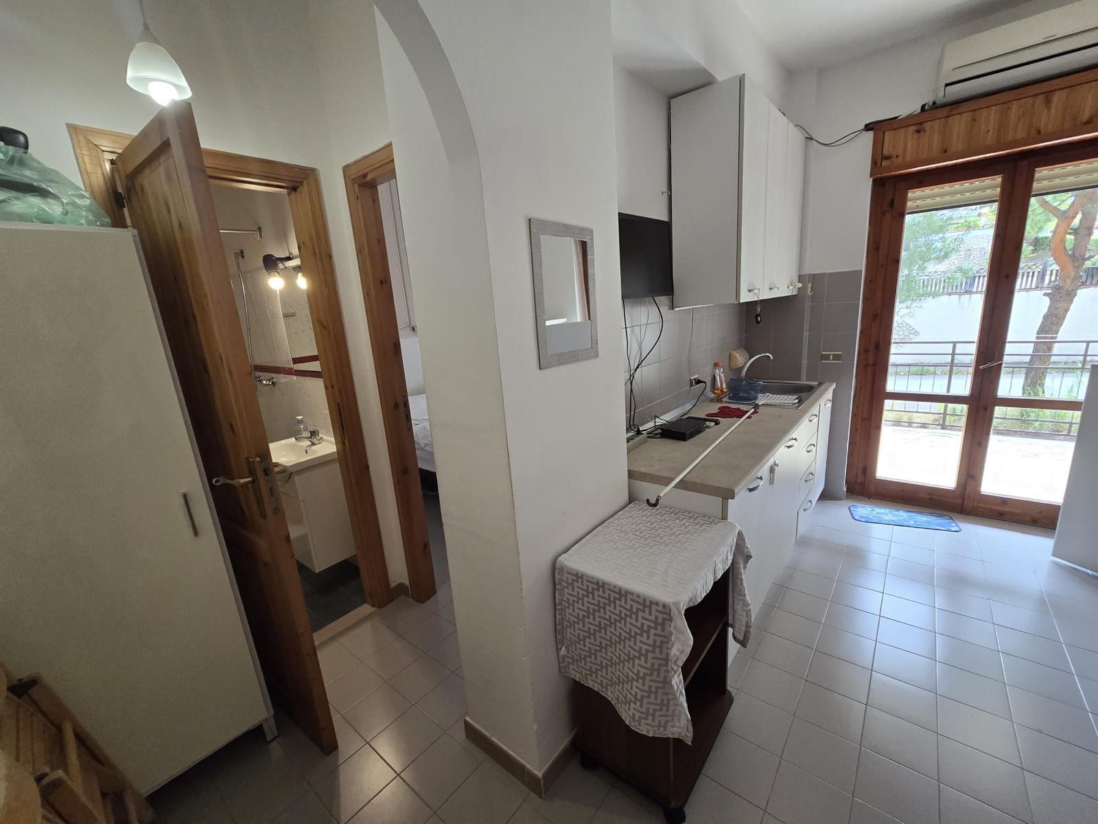 Scalea - cosy flat with balcony at a bargain price.