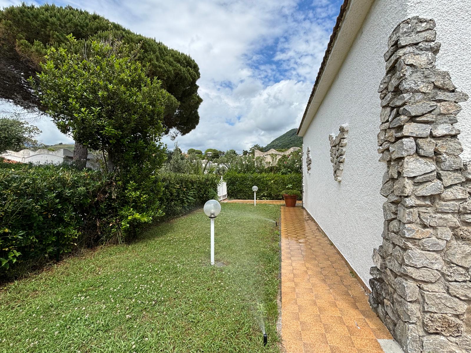 Exclusive property located by the sea in Sangineto.