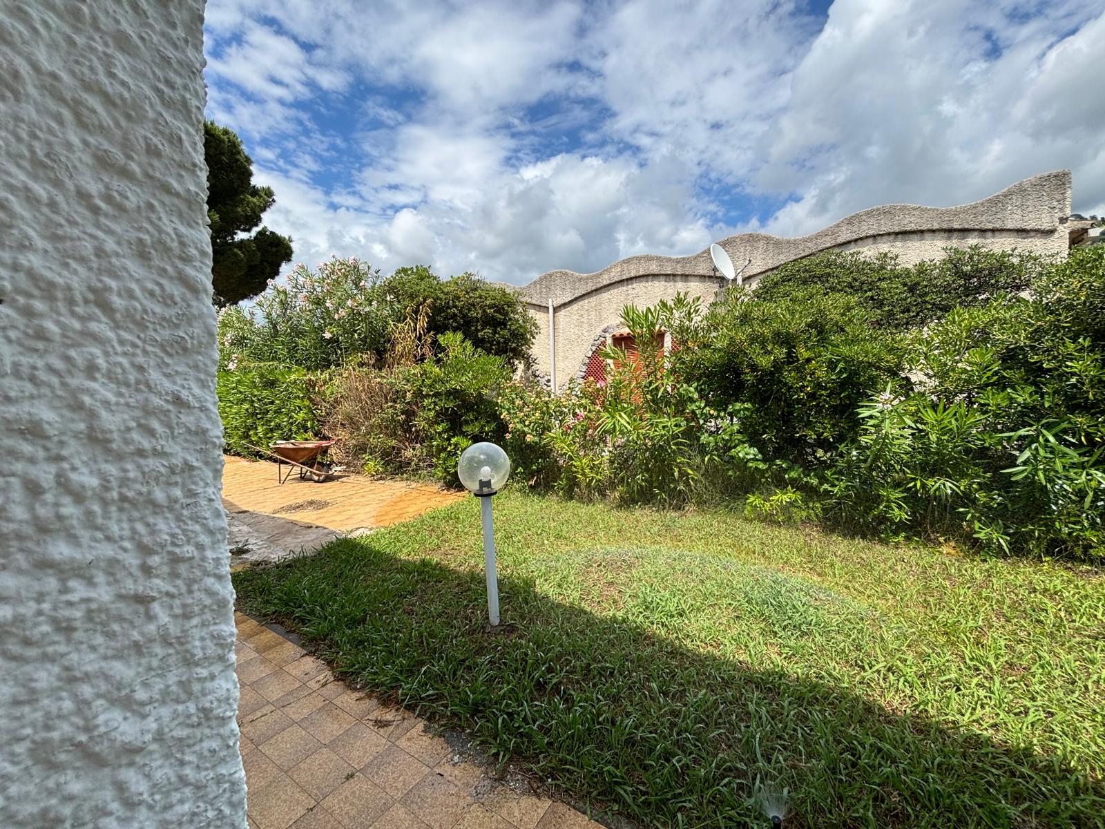 Exclusive property located by the sea in Sangineto.