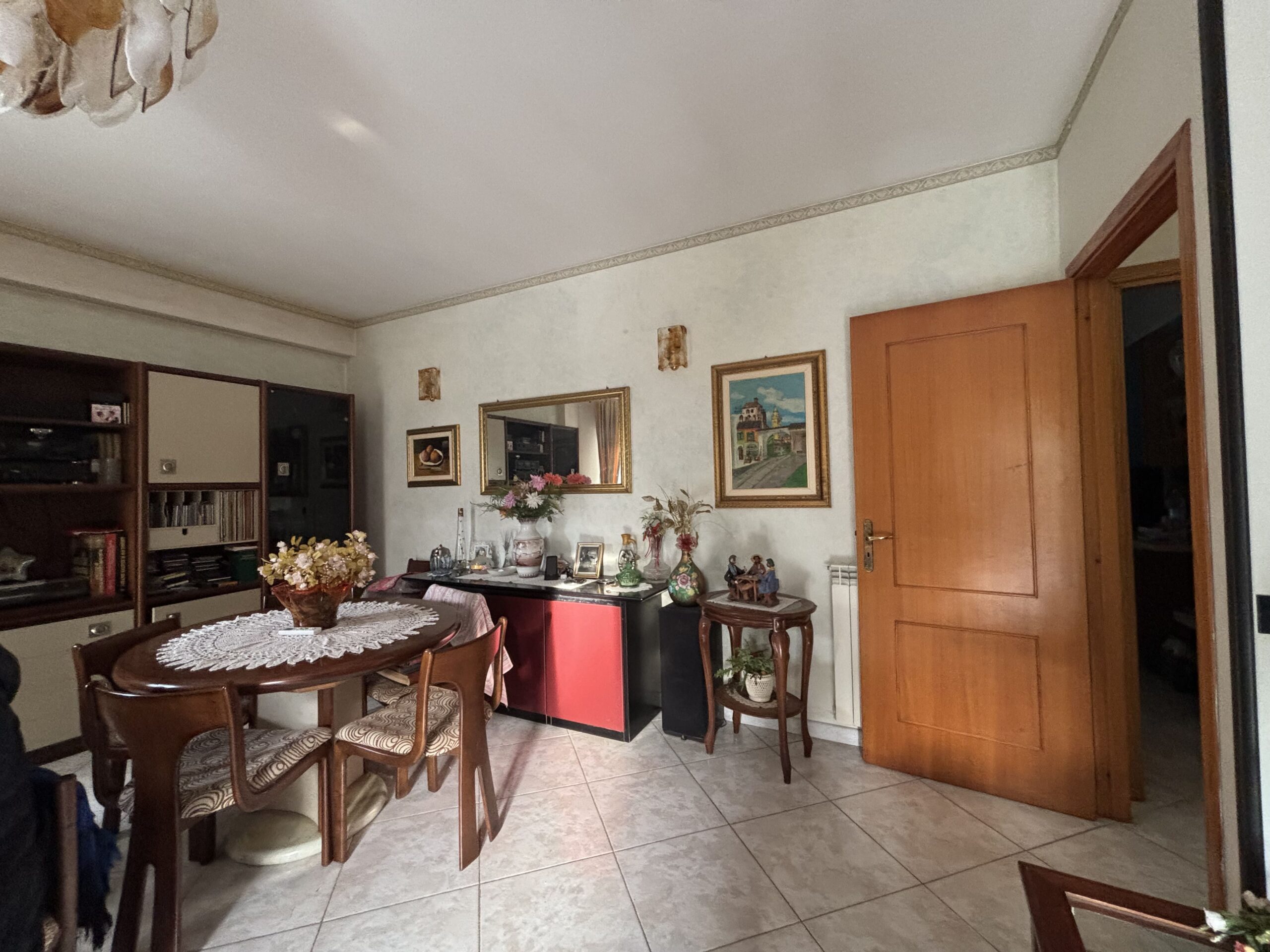 A flat with garden and garage on Parco Le Piramidi estate, Scalea.