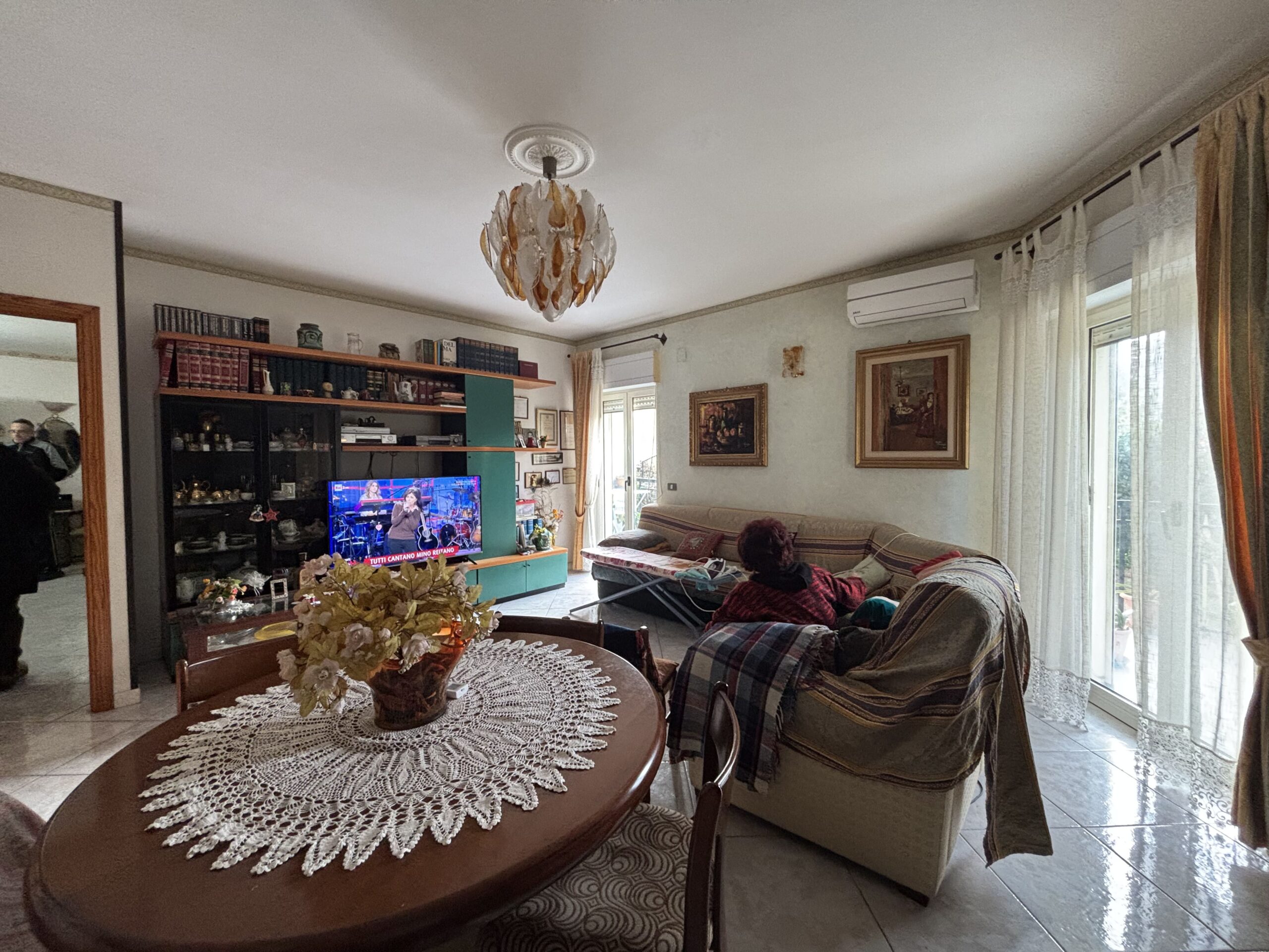 A flat with garden and garage on Parco Le Piramidi estate, Scalea.