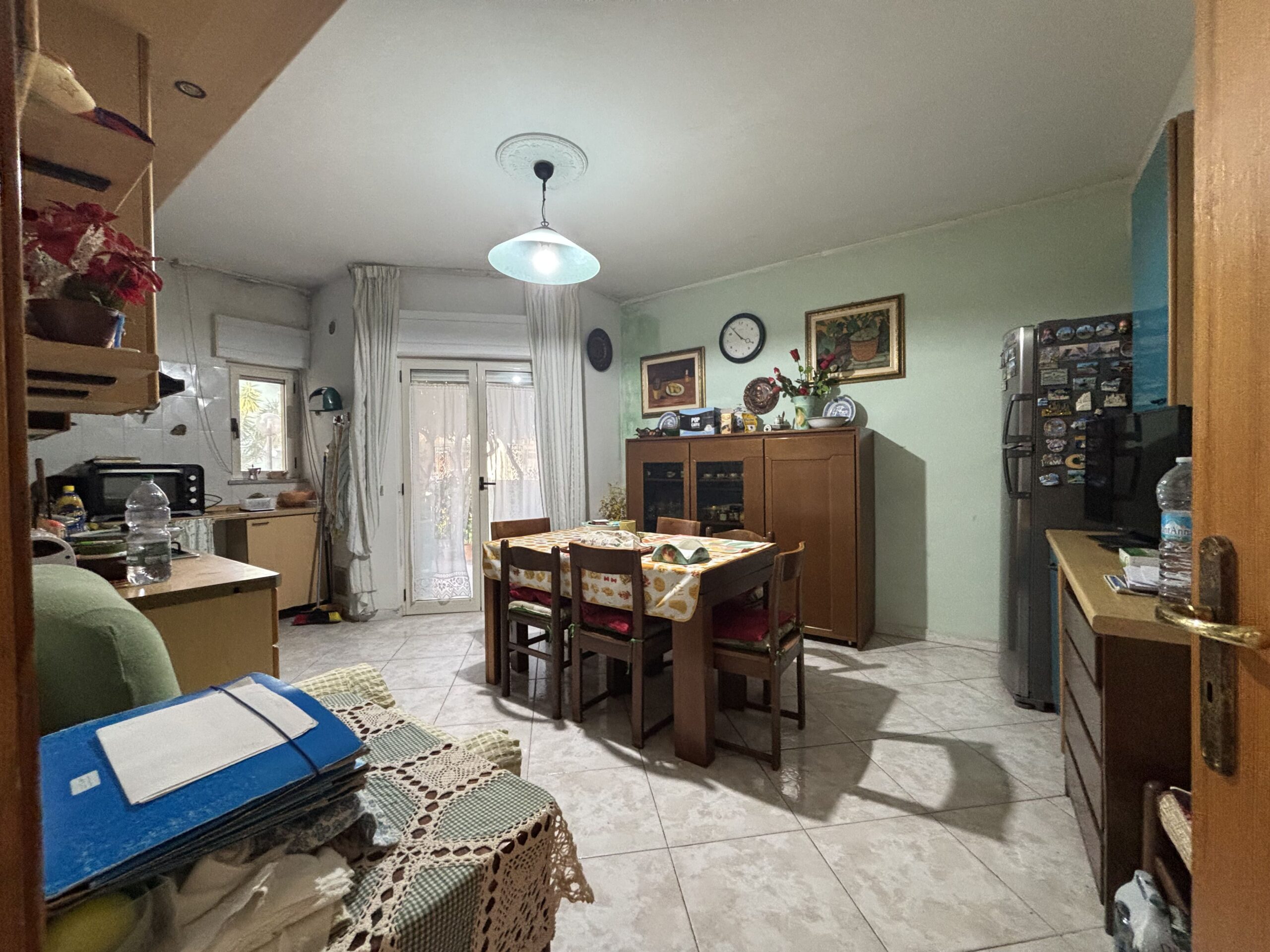 A flat with garden and garage on Parco Le Piramidi estate, Scalea.