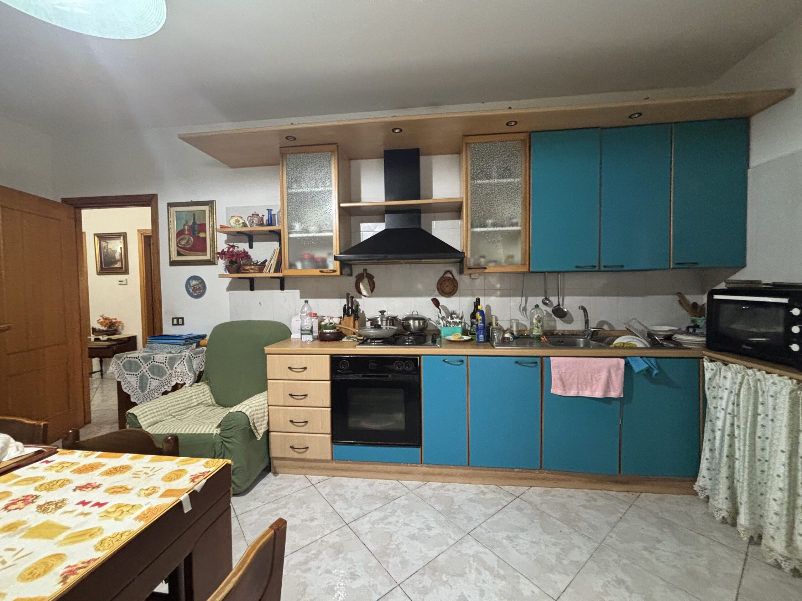 A flat with garden and garage on Parco Le Piramidi estate, Scalea.