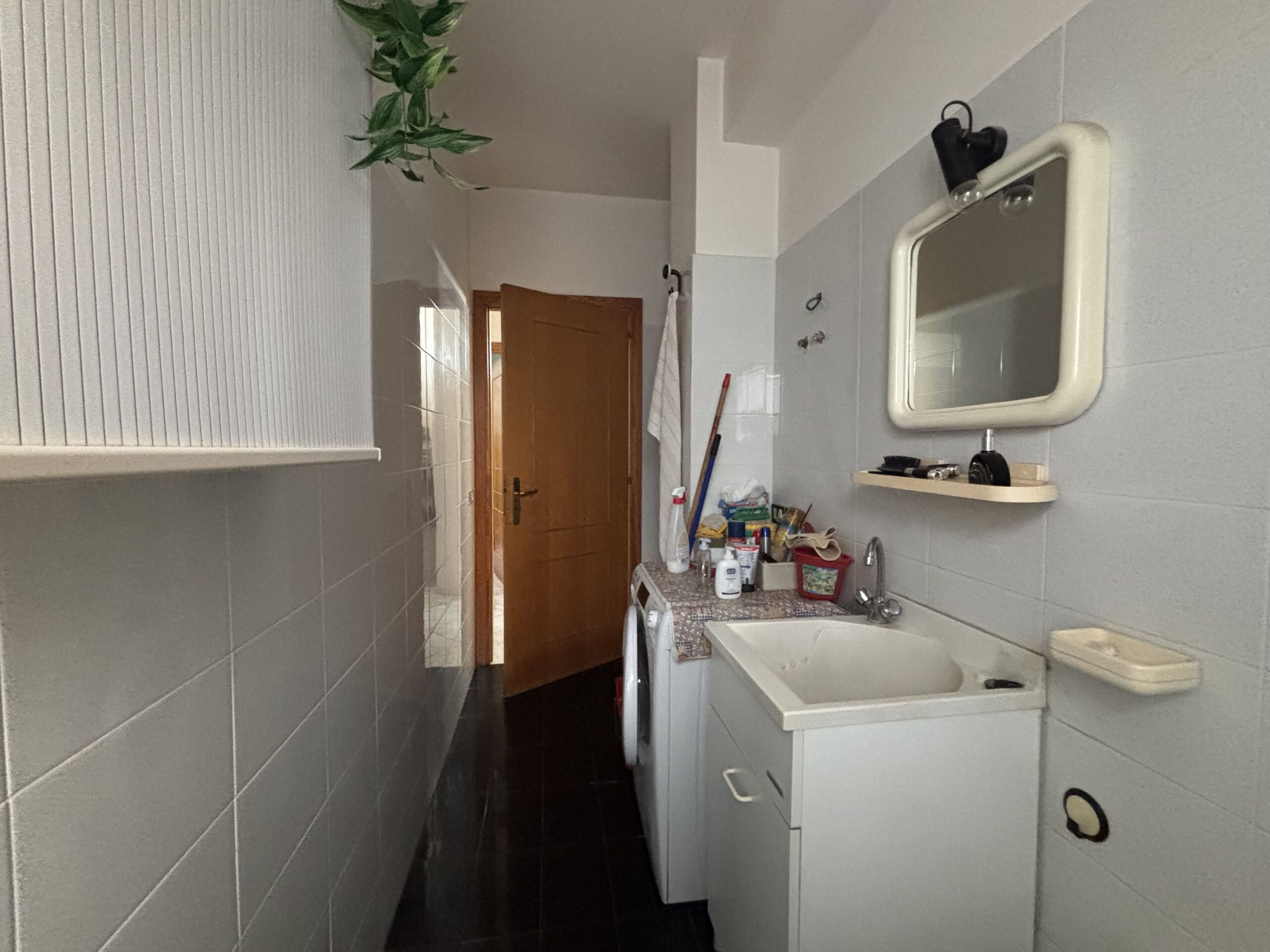 A flat with garden and garage on Parco Le Piramidi estate, Scalea.