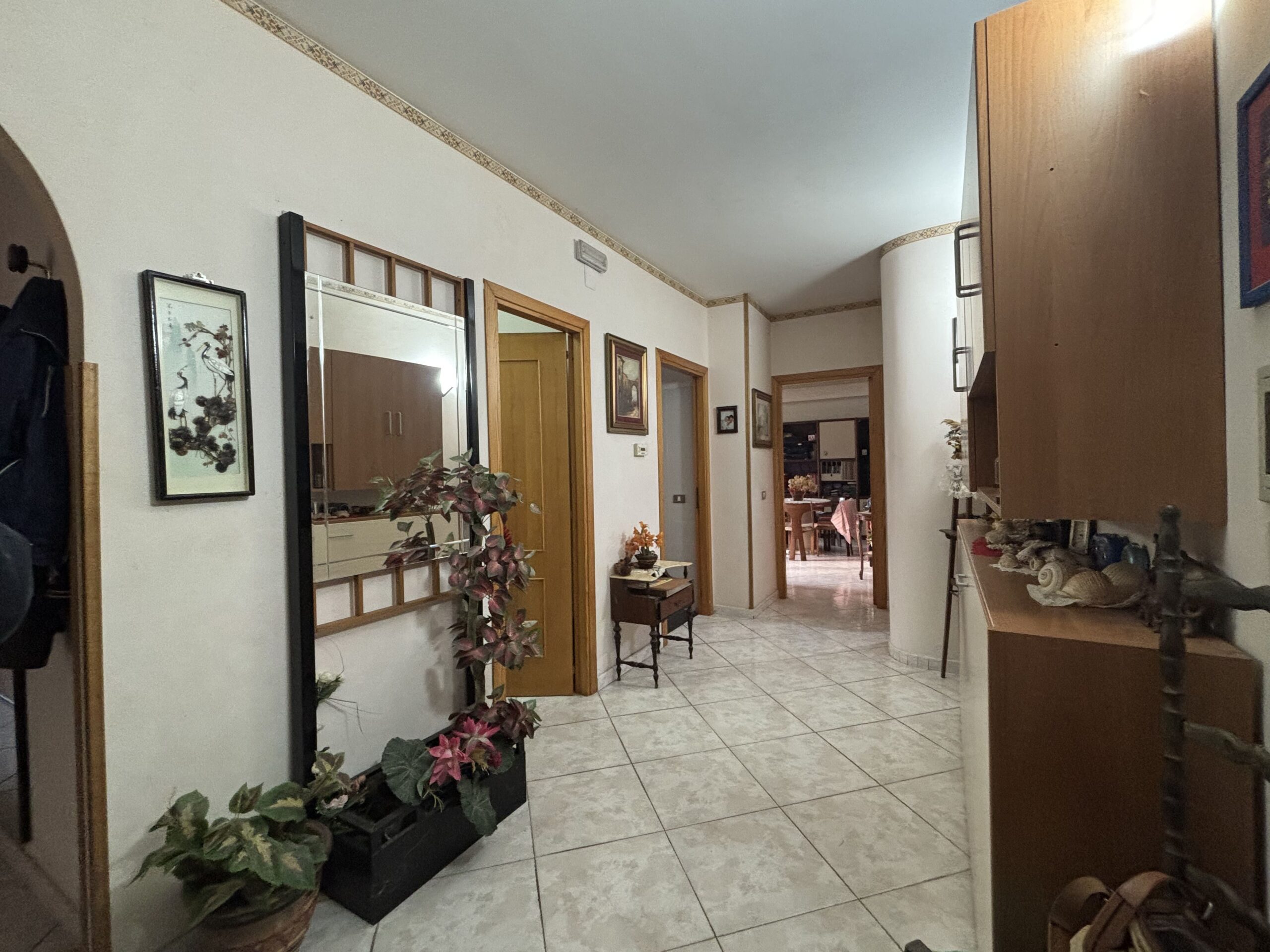 A flat with garden and garage on Parco Le Piramidi estate, Scalea.