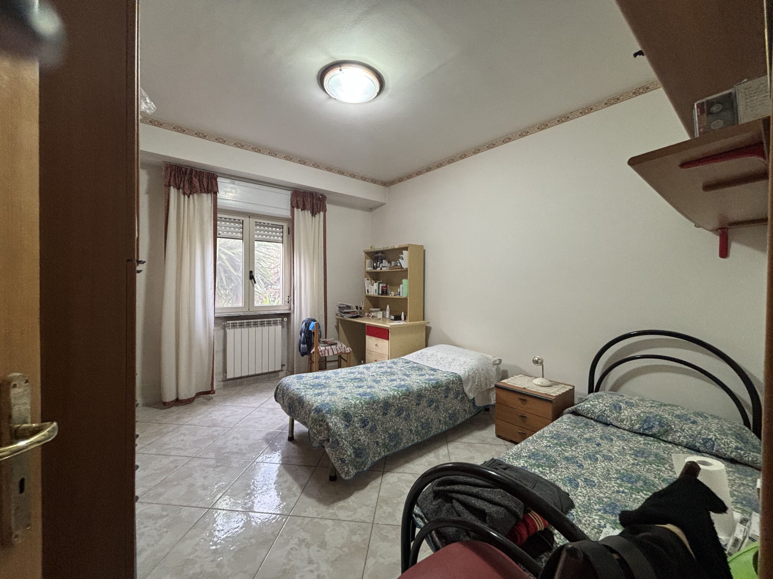 A flat with garden and garage on Parco Le Piramidi estate, Scalea.