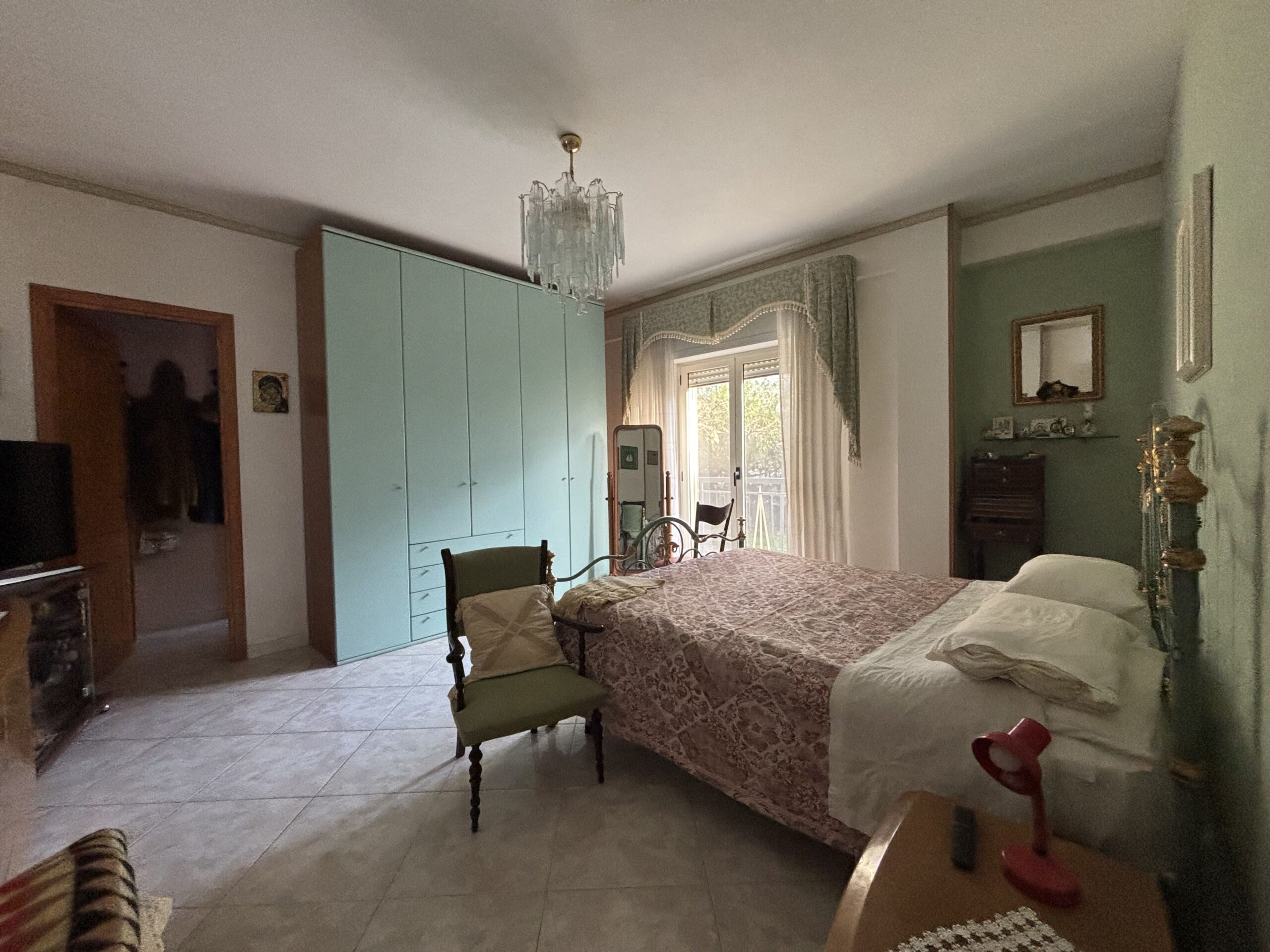 A flat with garden and garage on Parco Le Piramidi estate, Scalea.