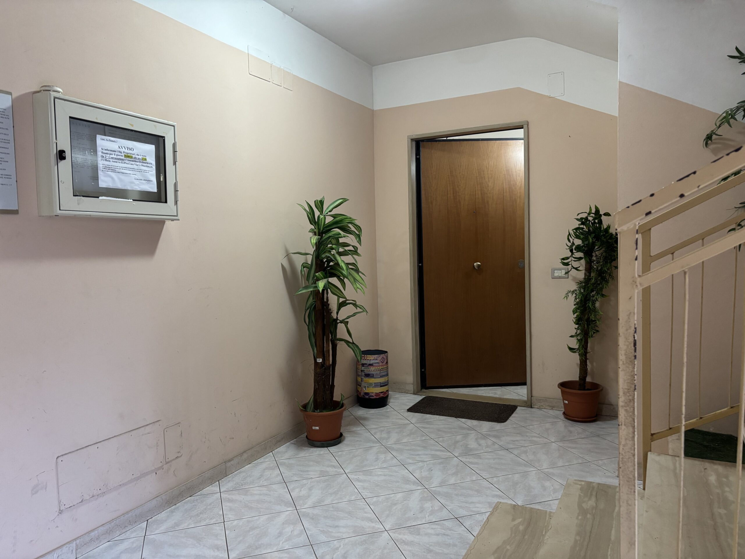 A flat with garden and garage on Parco Le Piramidi estate, Scalea.