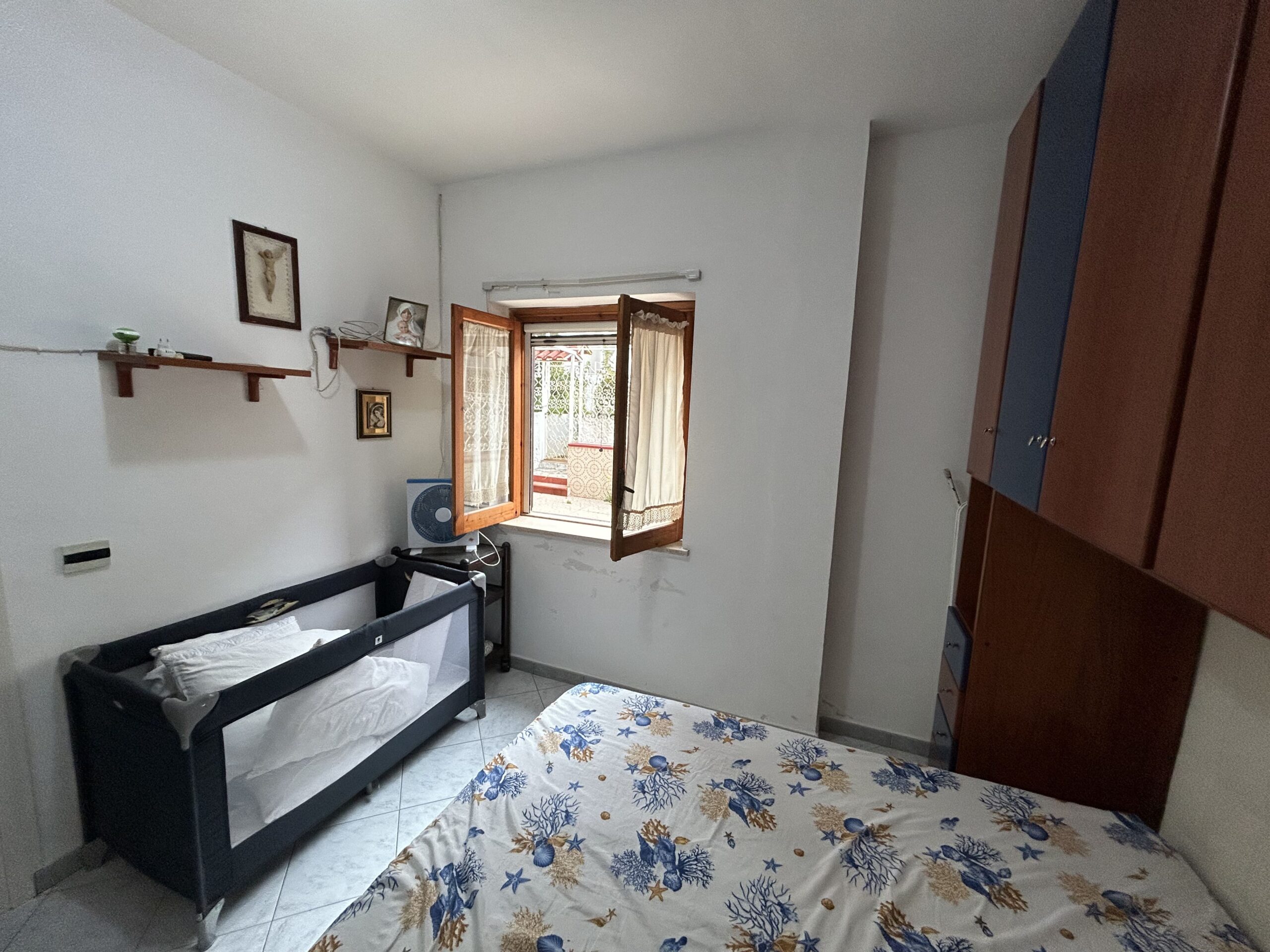 A flat with terrace on the gated Parco Punta Felice estate in Scalea.