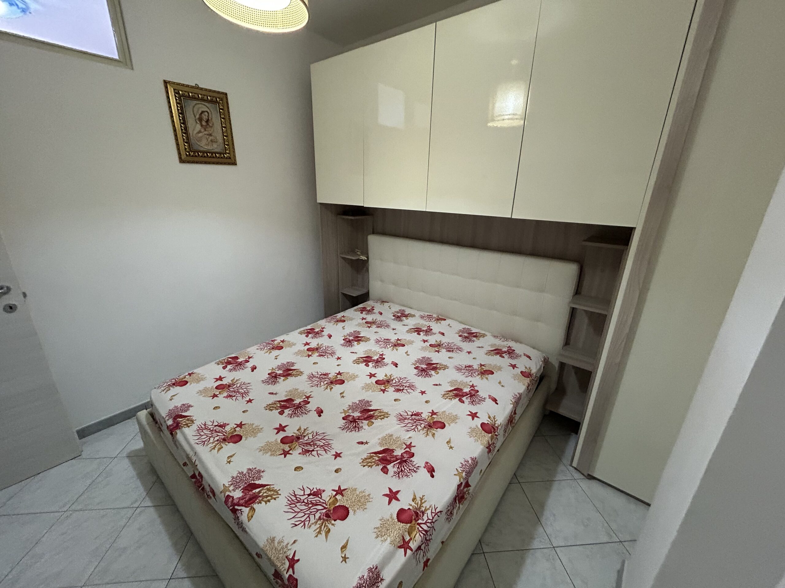 A flat with terrace on the gated Parco Punta Felice estate in Scalea.
