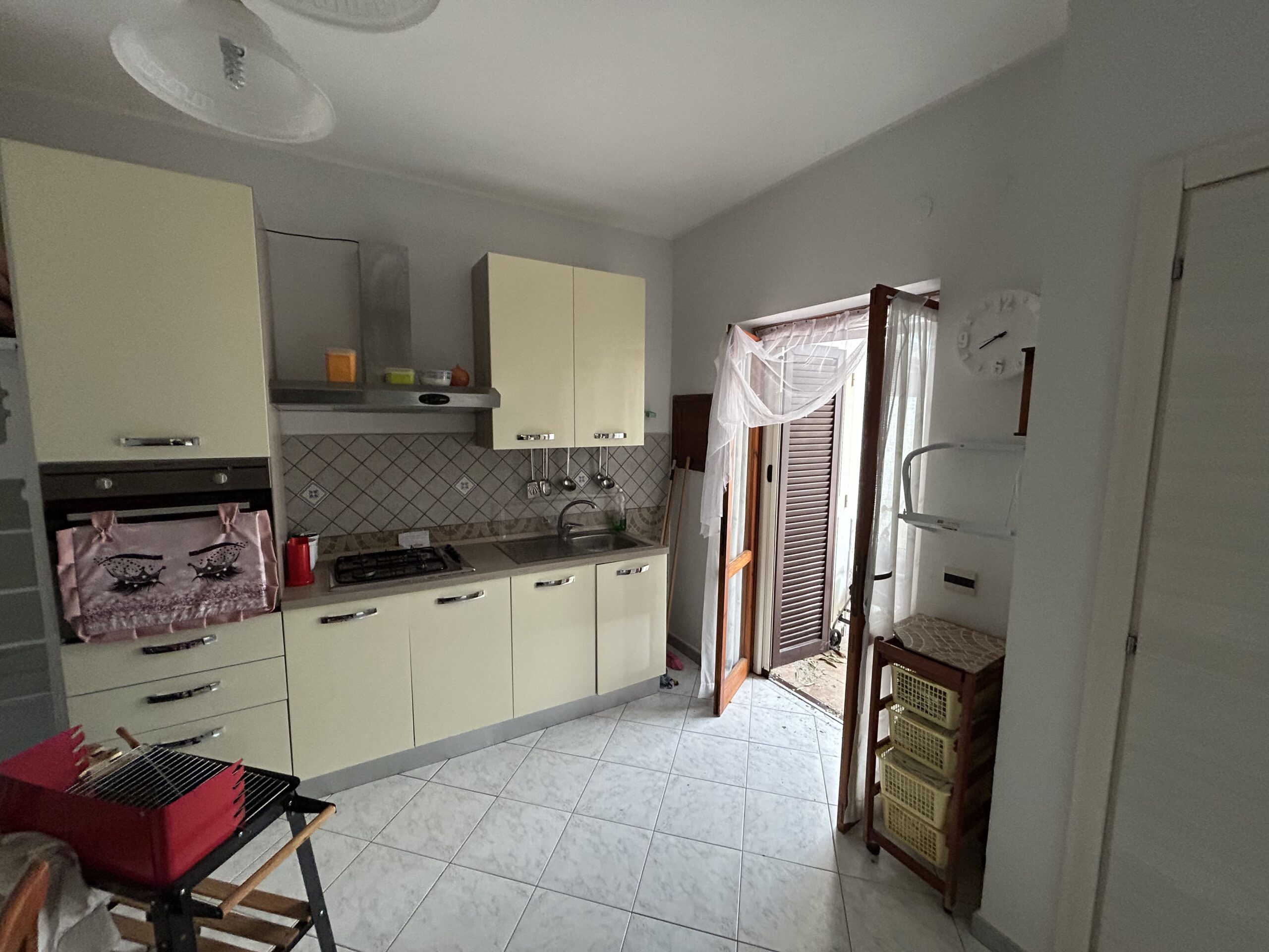 A flat with terrace on the gated Parco Punta Felice estate in Scalea.