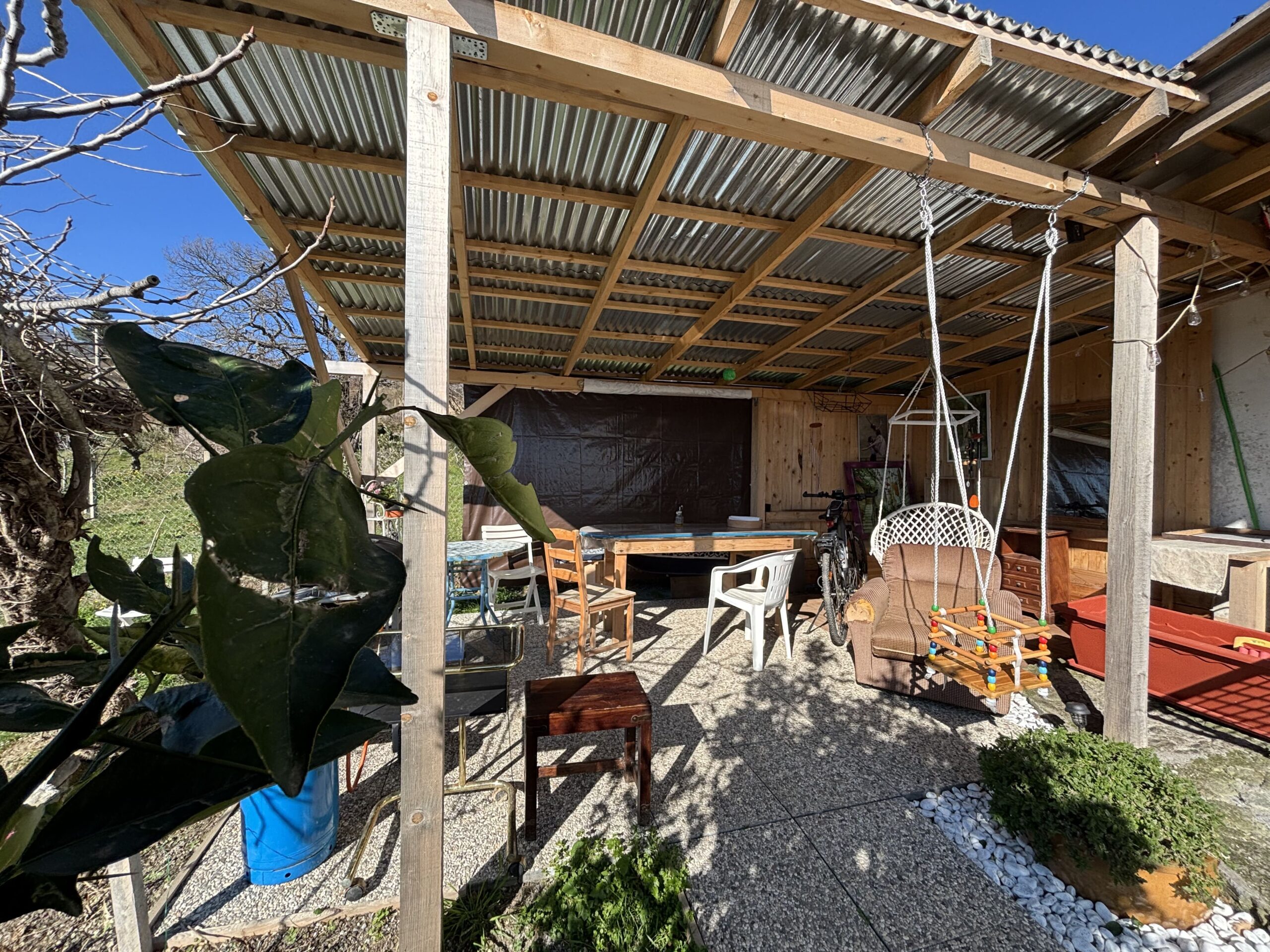 Asylum with mountain views - independent house with large plot in Termoli.