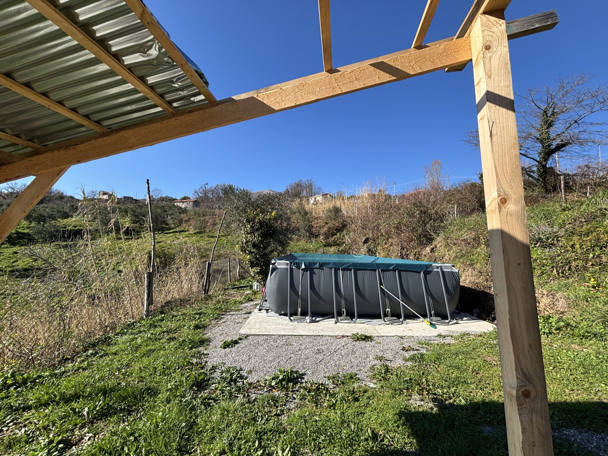 Asylum with mountain views - independent house with large plot in Termoli.