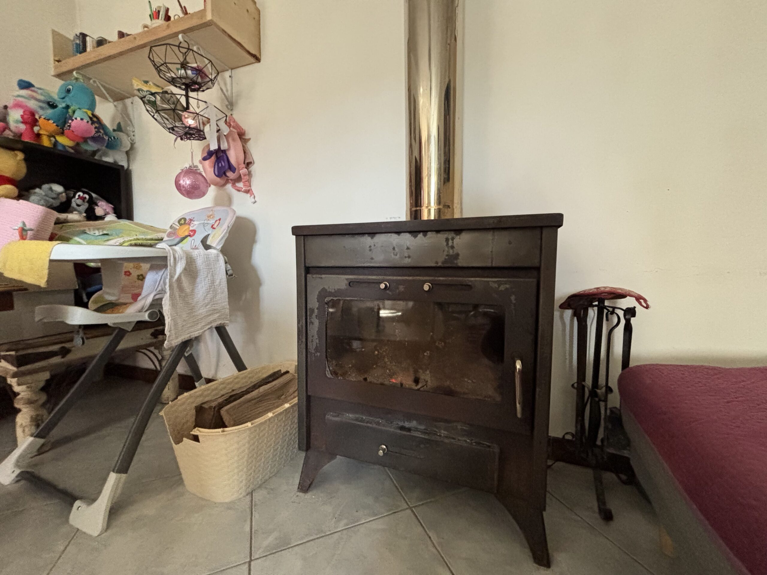 Asylum with mountain views - independent house with large plot in Termoli.