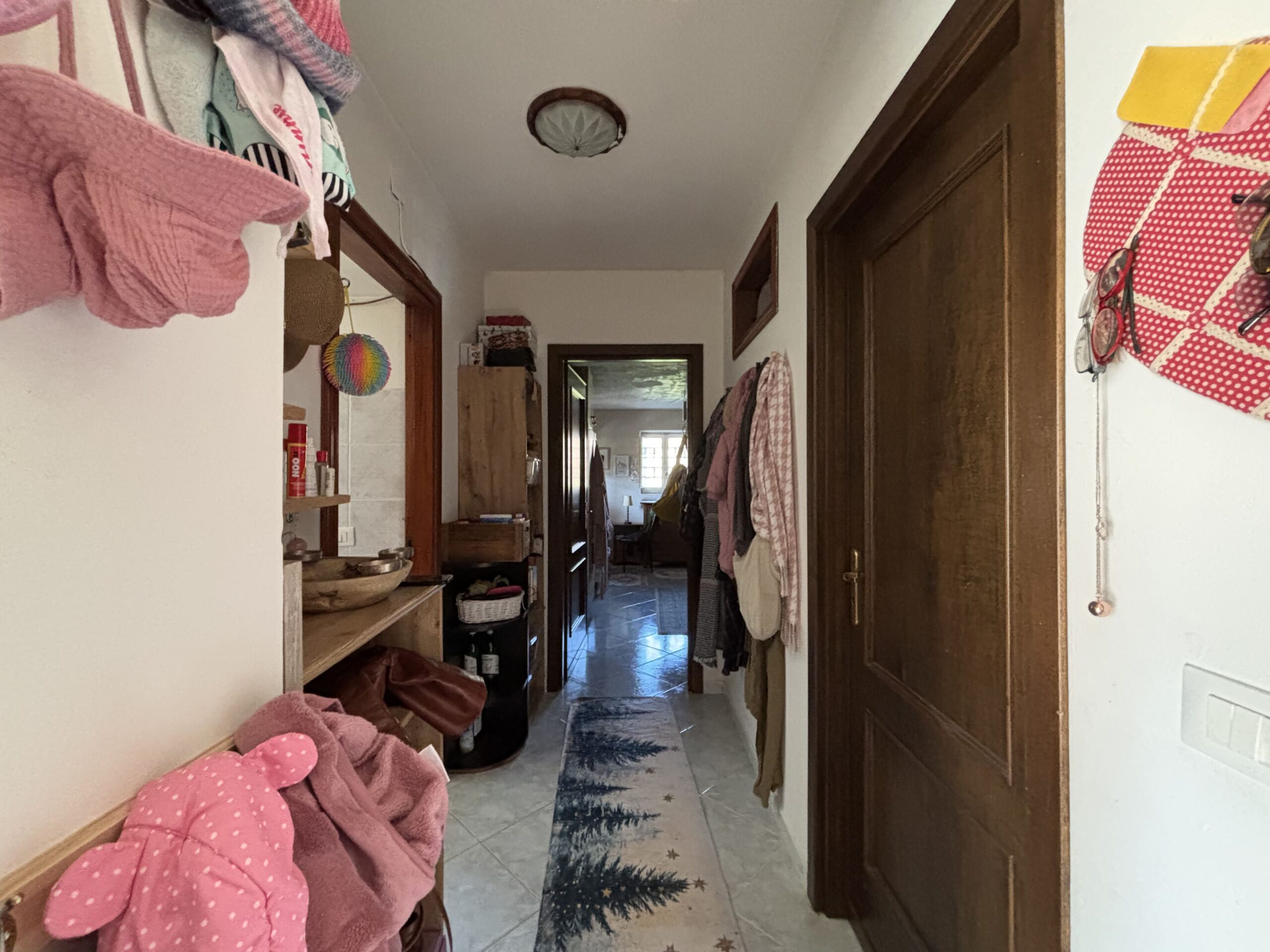 Asylum with mountain views - independent house with large plot in Termoli.