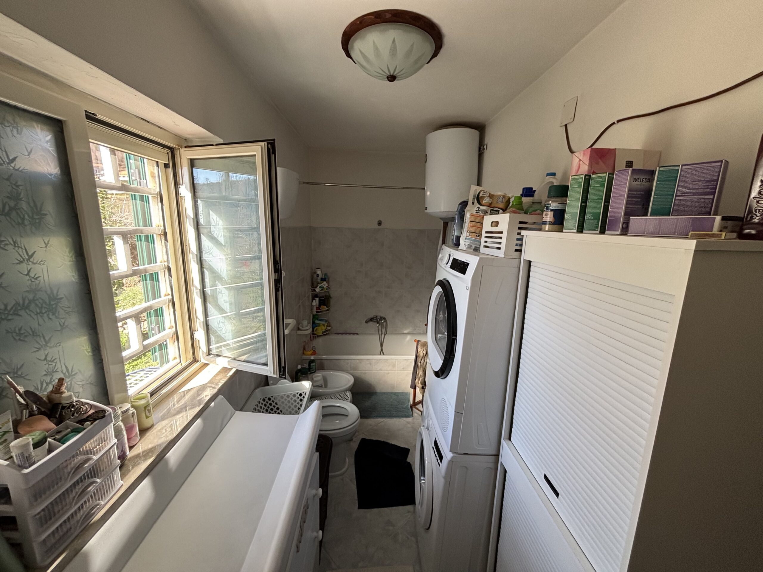 Asylum with mountain views - independent house with large plot in Termoli.