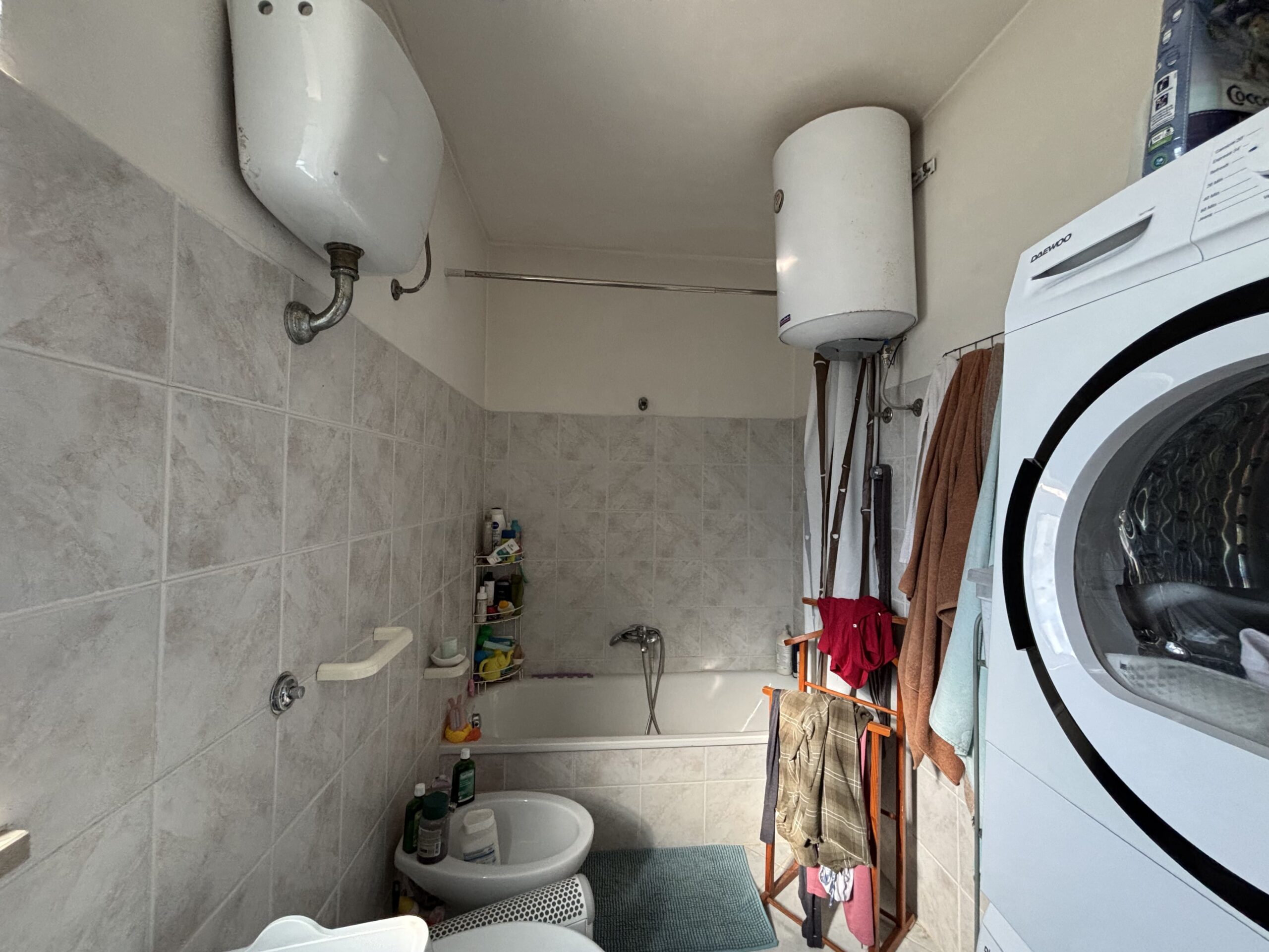 Asylum with mountain views - independent house with large plot in Termoli.