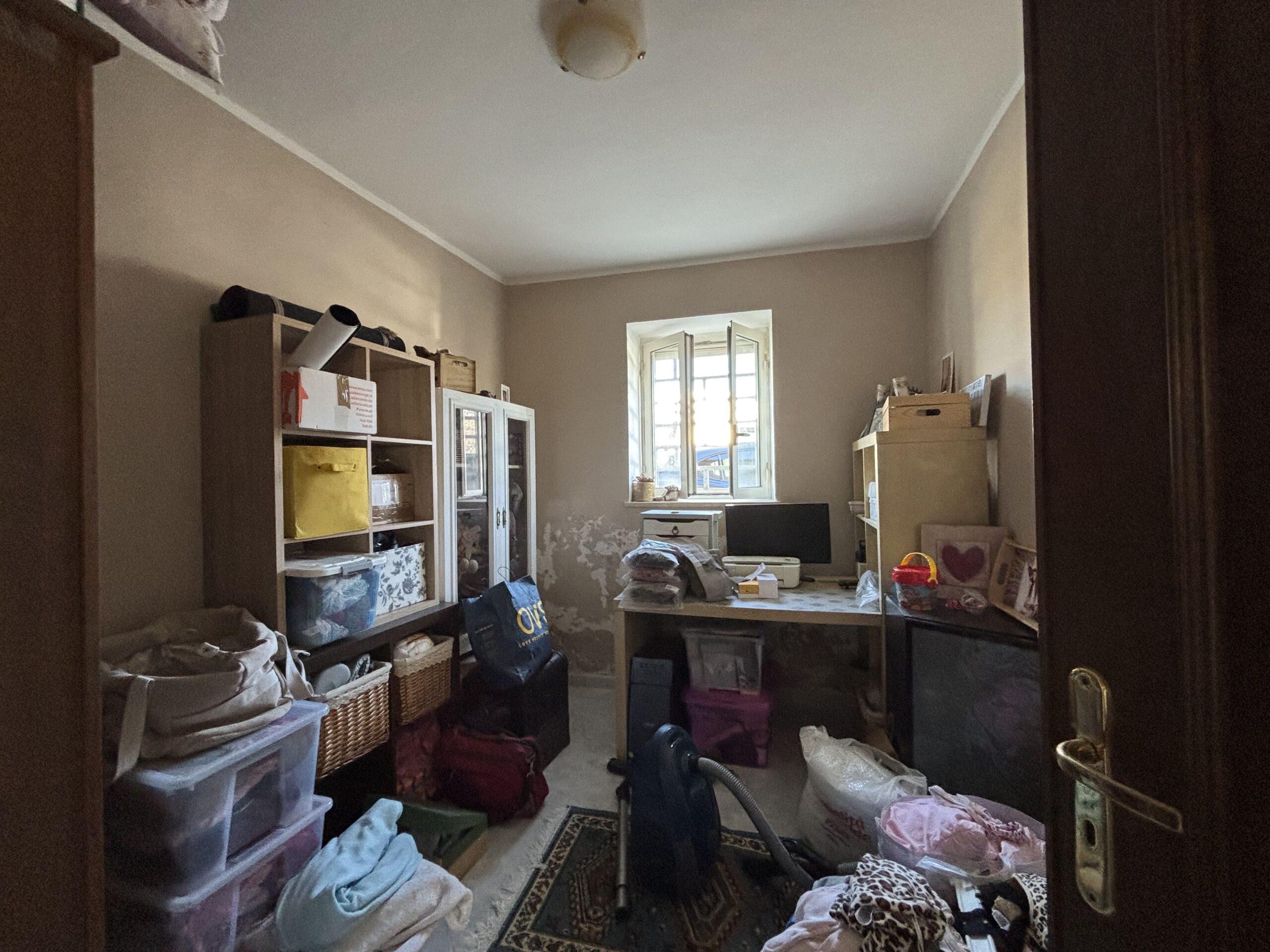 Asylum with mountain views - independent house with large plot in Termoli.