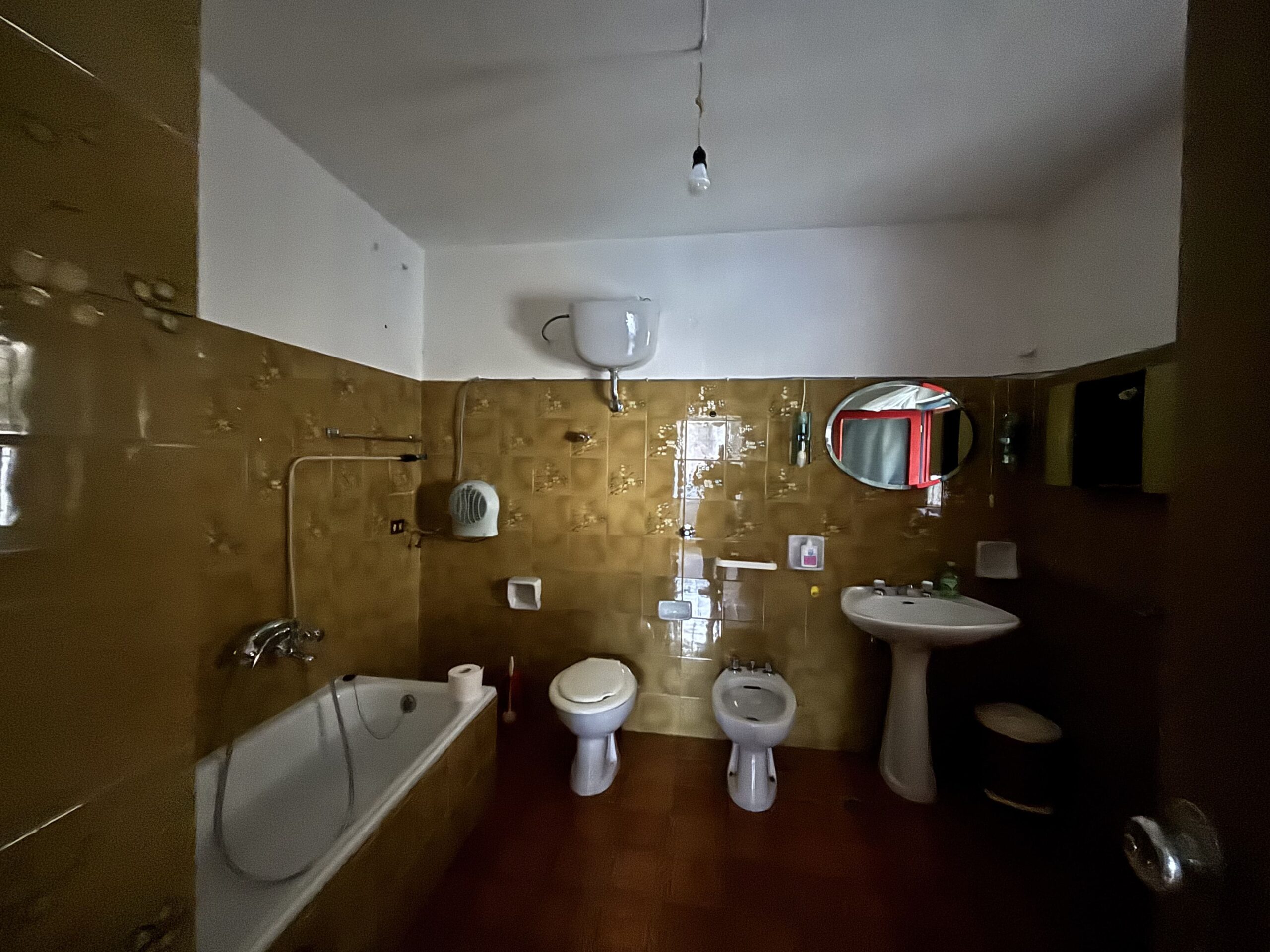 Lauria - independent house with great potential.