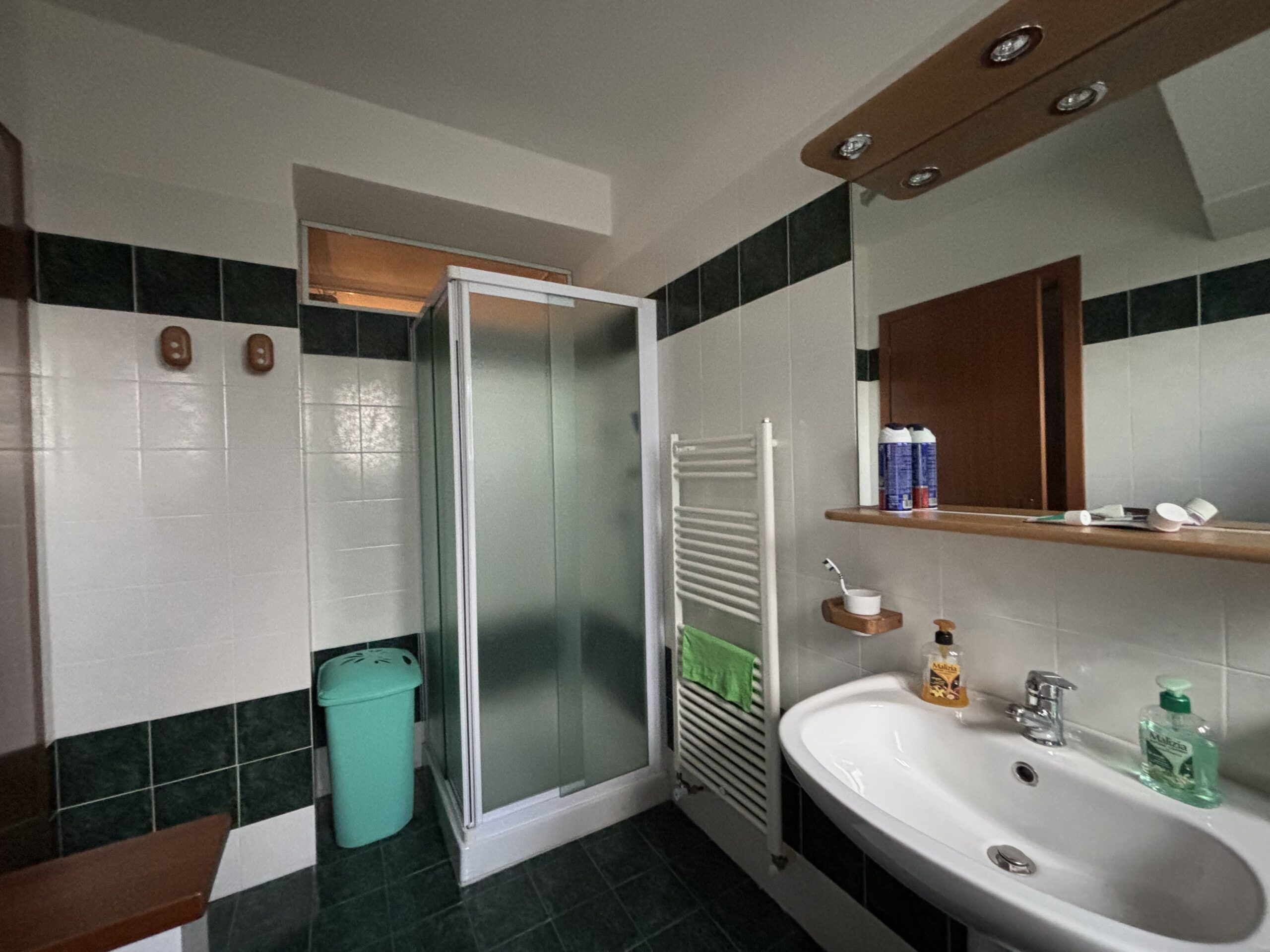 Lauria - independent house with great potential.