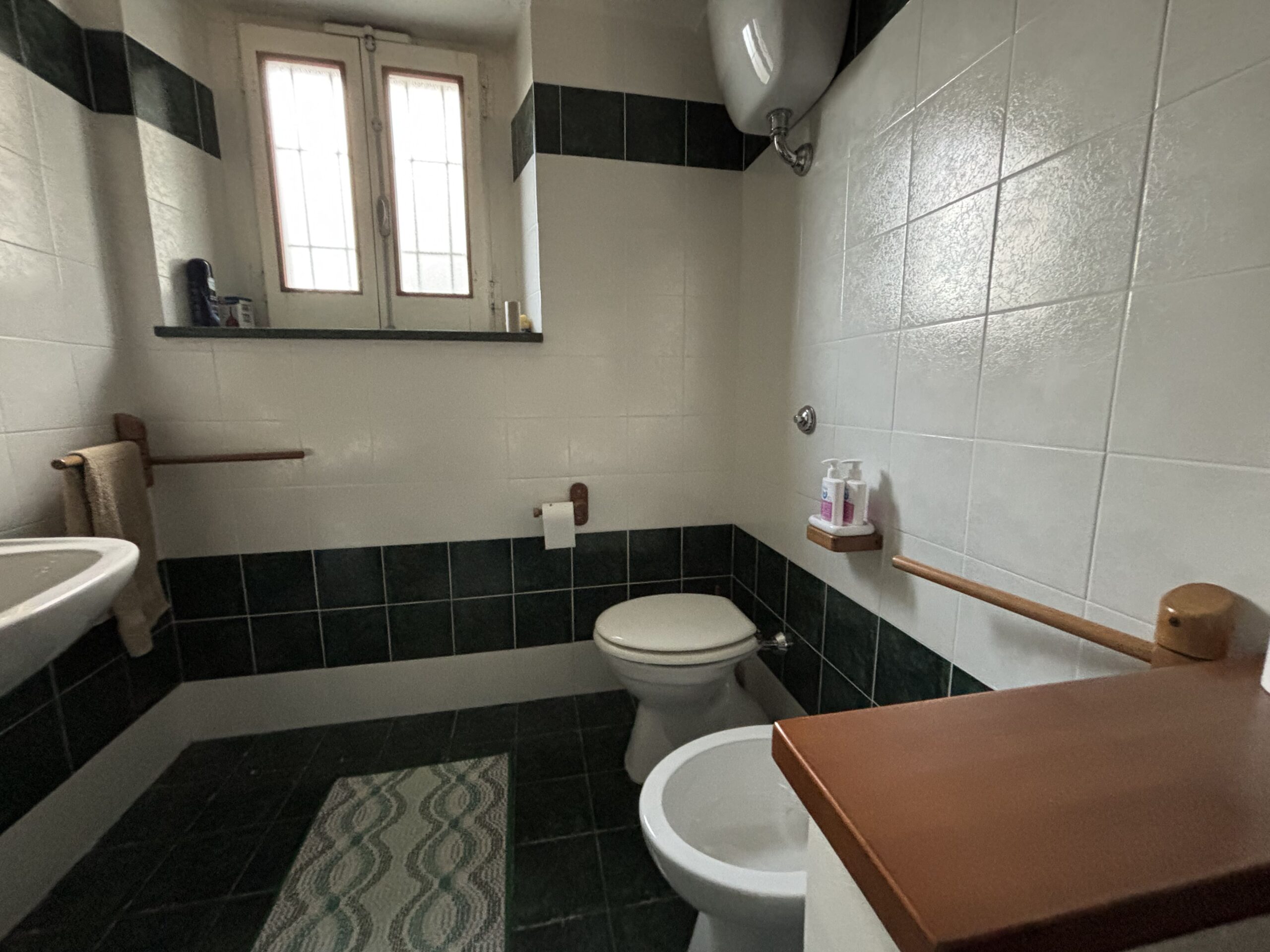 Lauria - independent house with great potential.