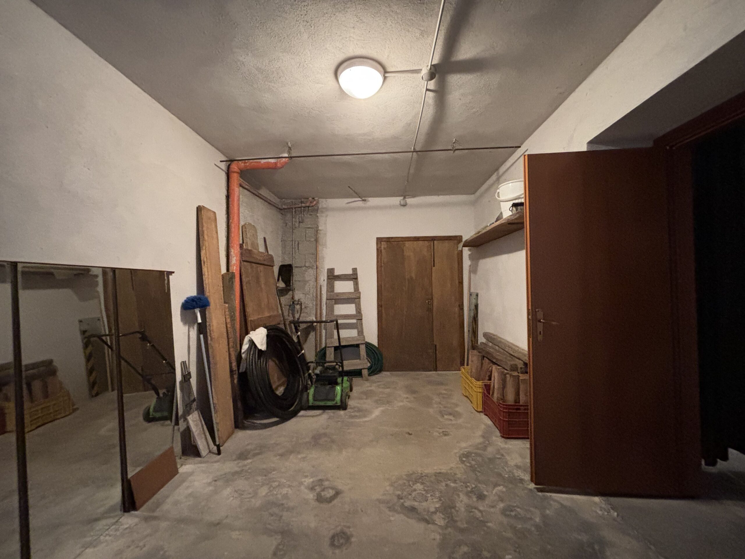 Lauria - independent house with great potential.