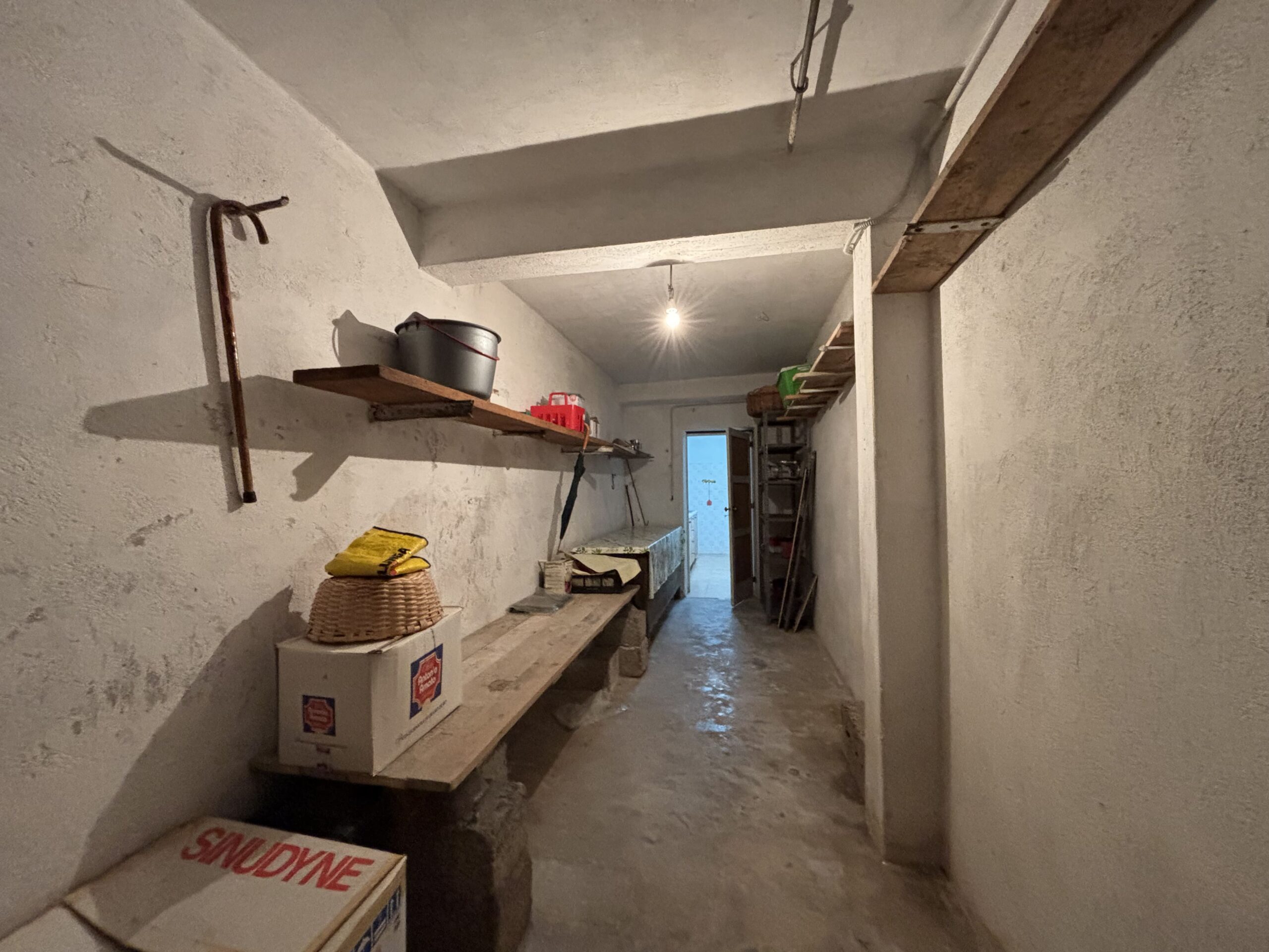 Lauria - independent house with great potential.