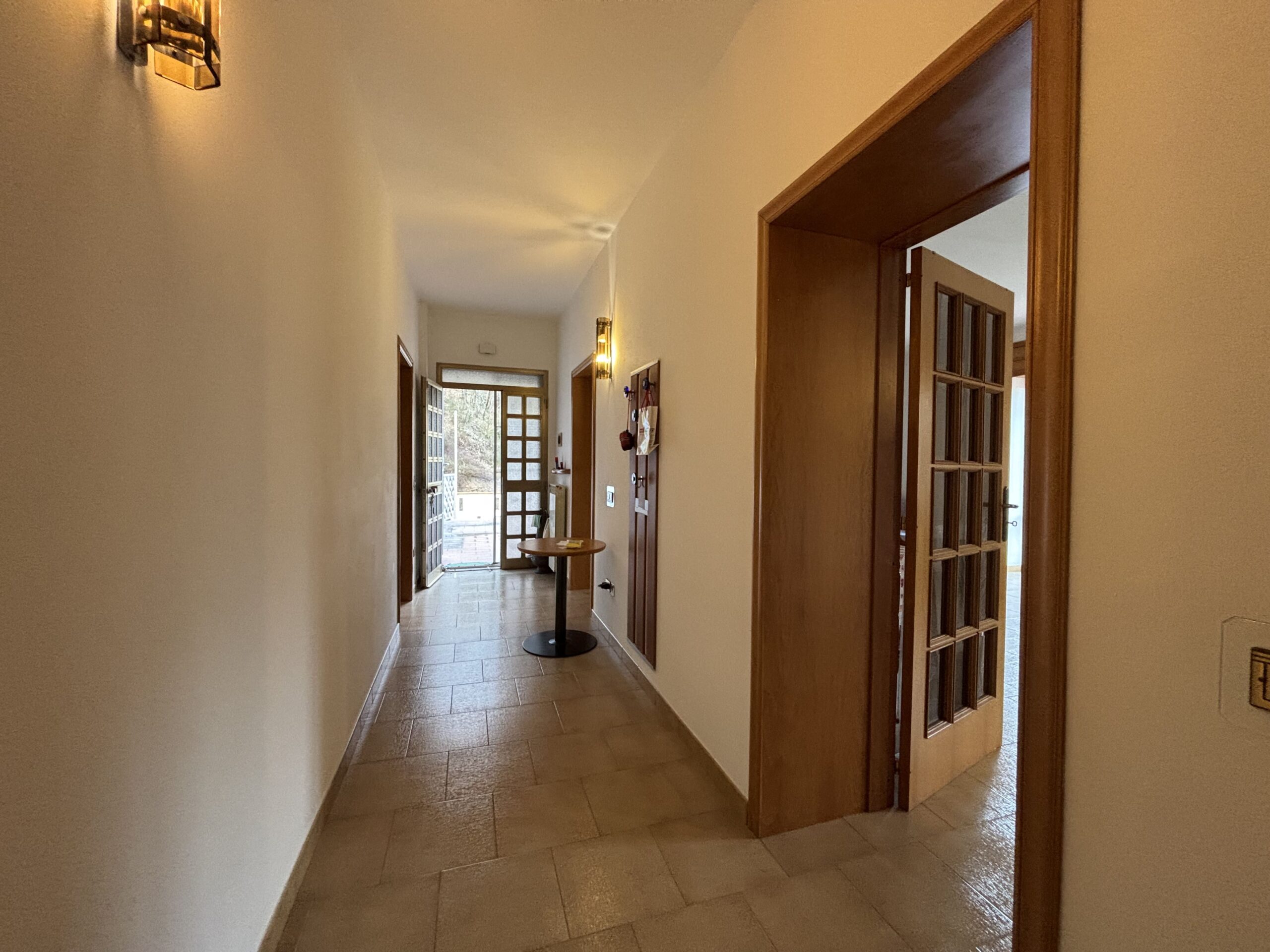 Lauria - independent house with great potential.