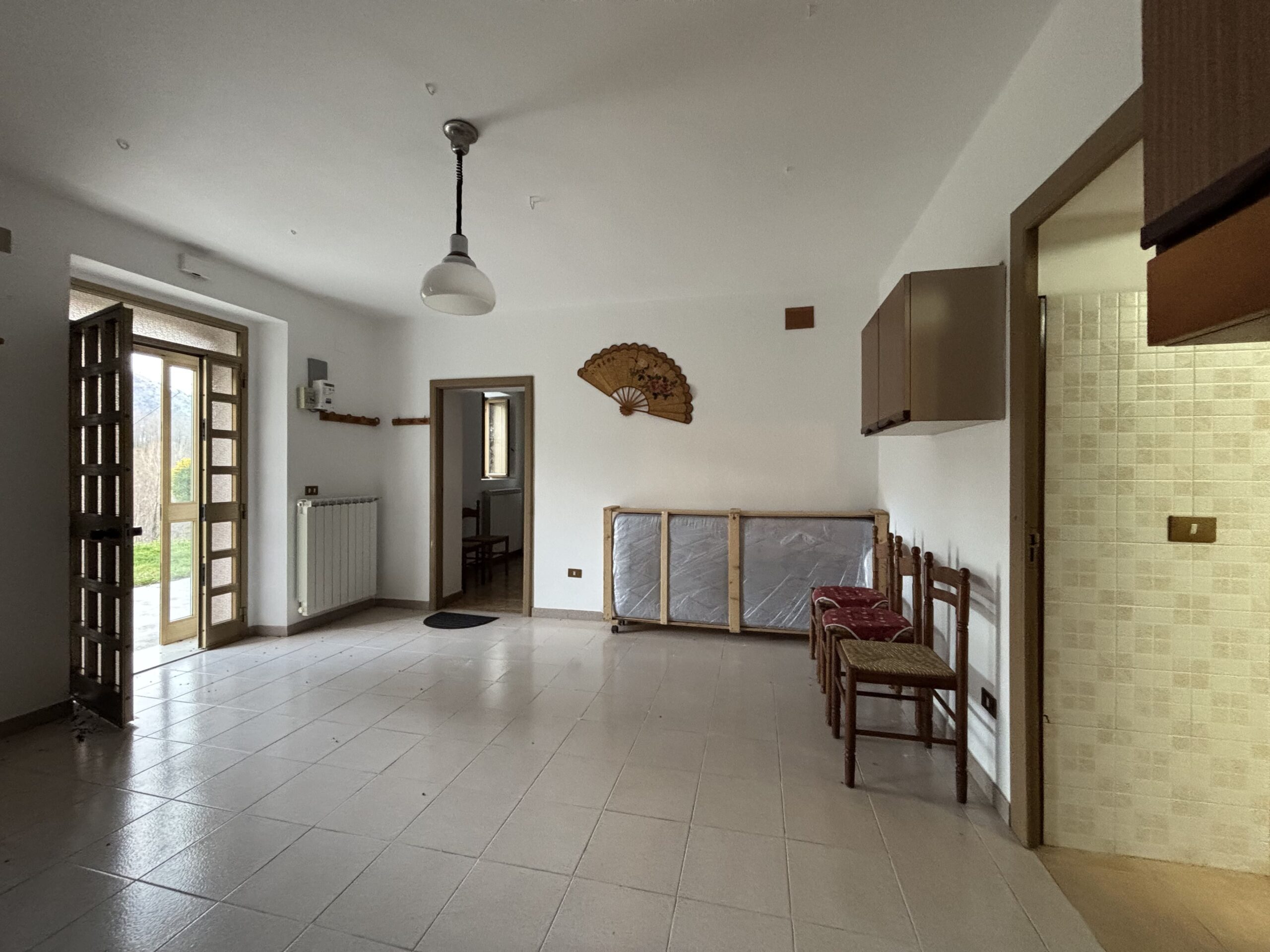 Lauria - independent house with great potential.