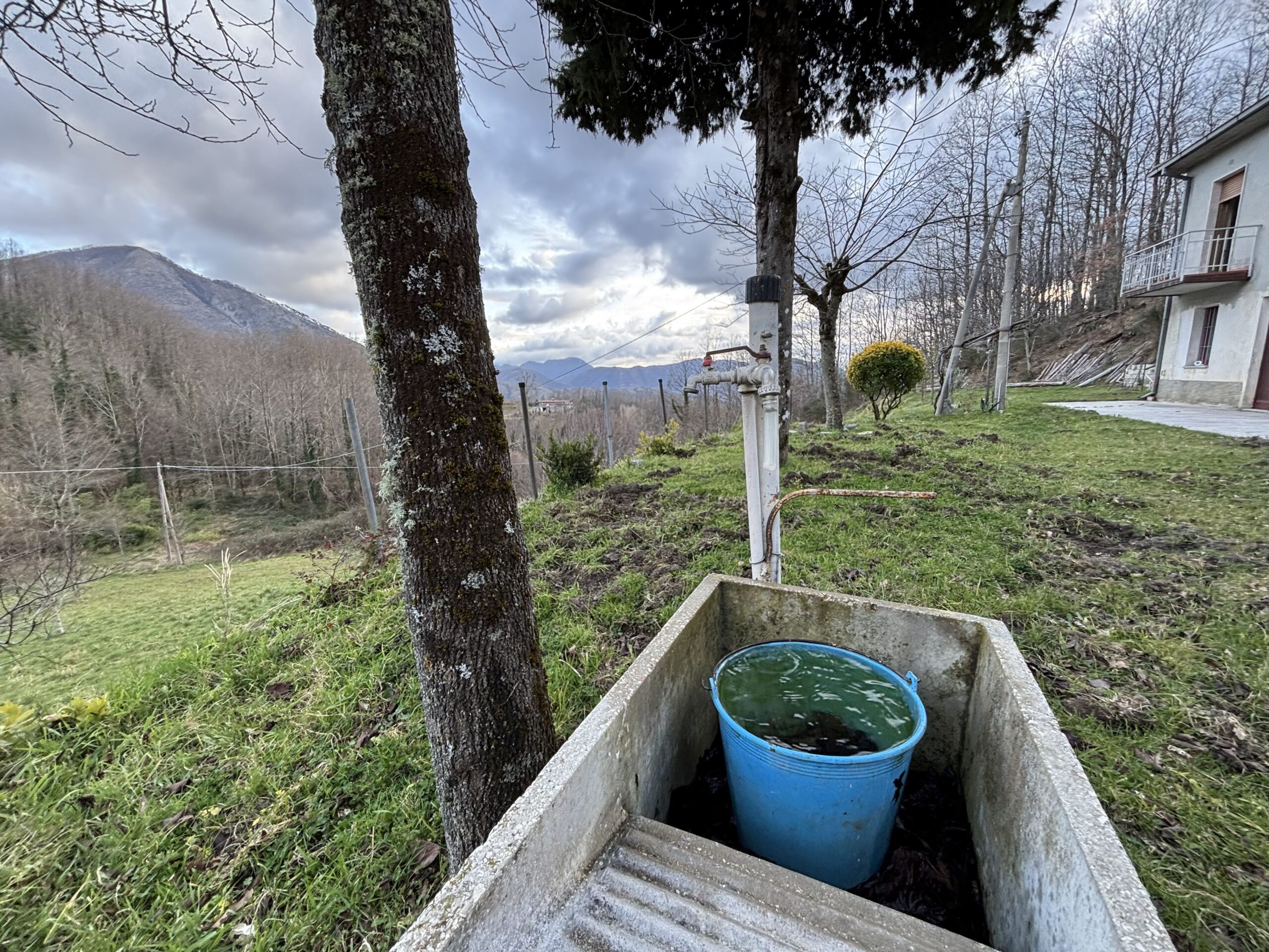 Lauria - independent house with great potential.